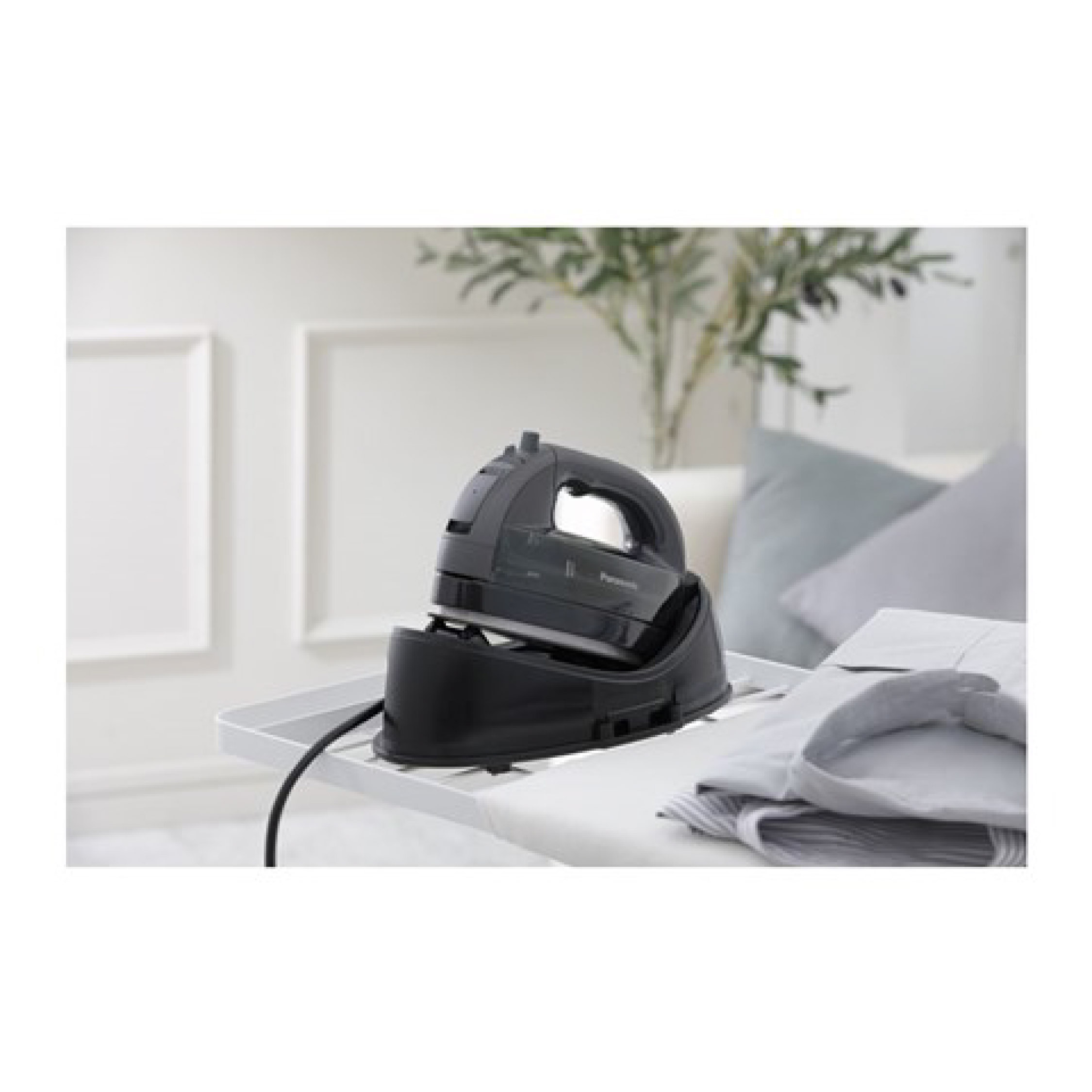 Panasonic 樂聲牌 NI-WL55 陶瓷塗層底板無線蒸氣熨斗 (2000瓦特)