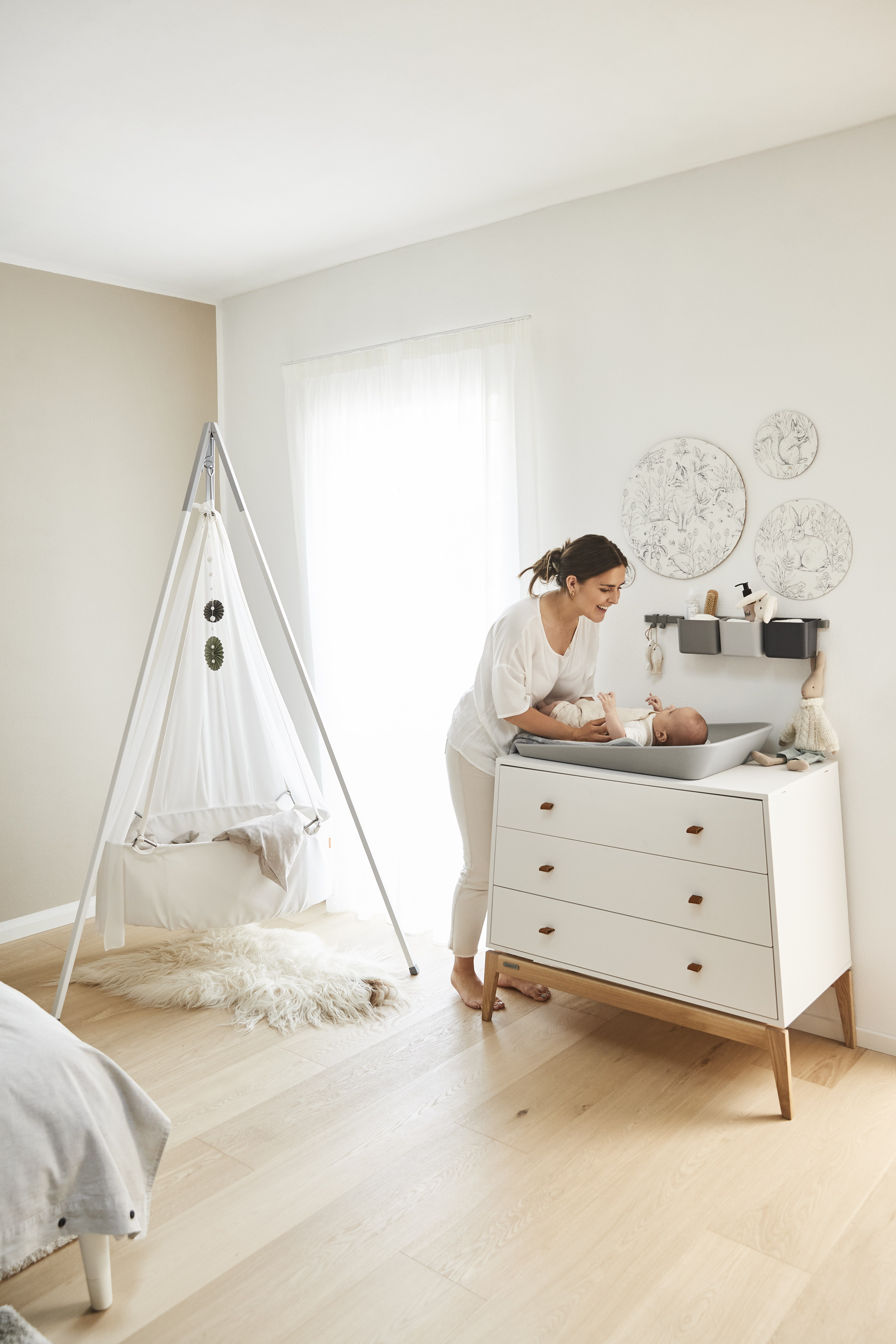 Leander Luna™ Dresser Changing Unit