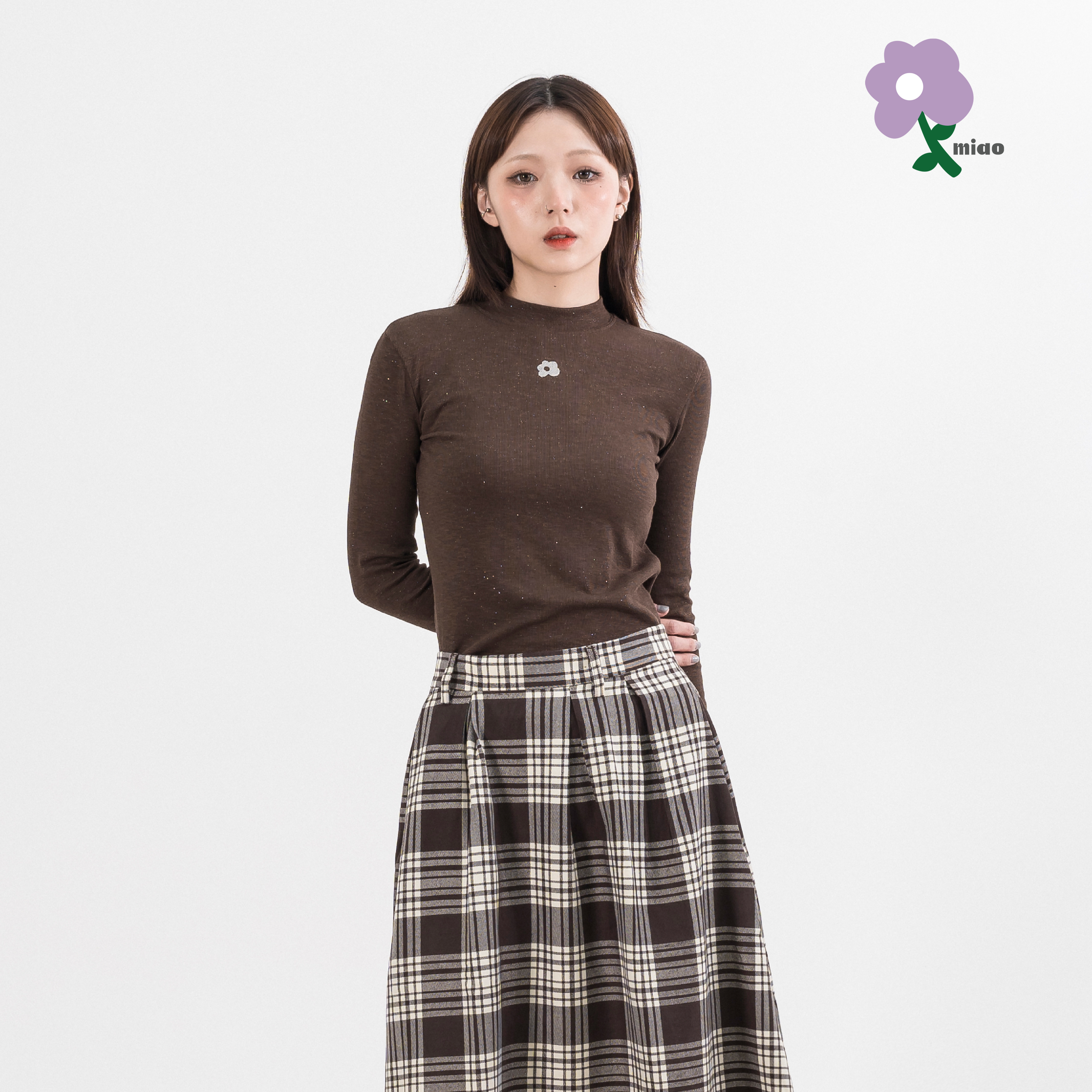 AGILITY MIAO Flowers Embroidery Top 銀粉 刺繡小花 長袖上衣 [M-T2]