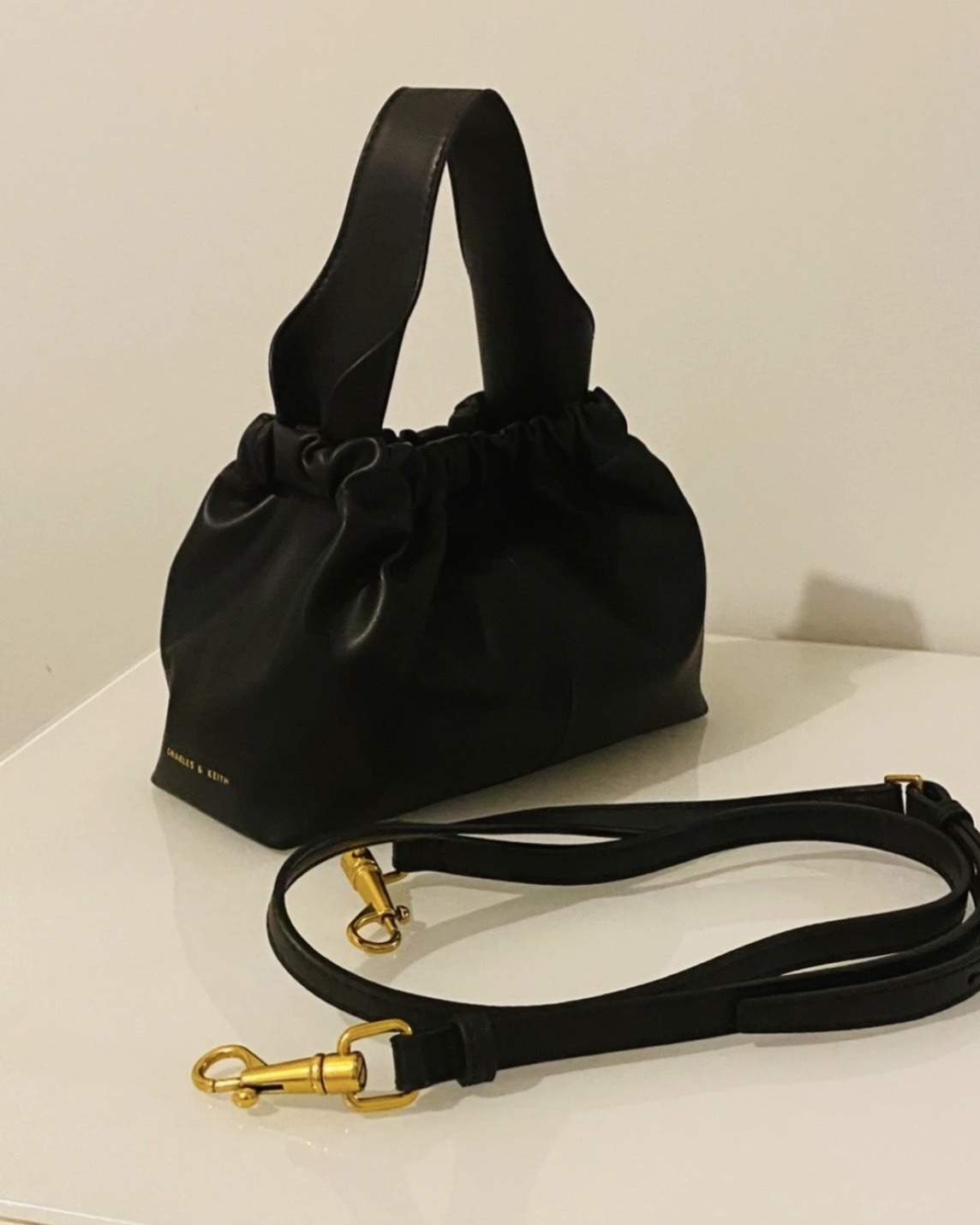 <線上SALE❤️‍🔥> CHARLES＆KEITH 小CK 抓皺饅頭包