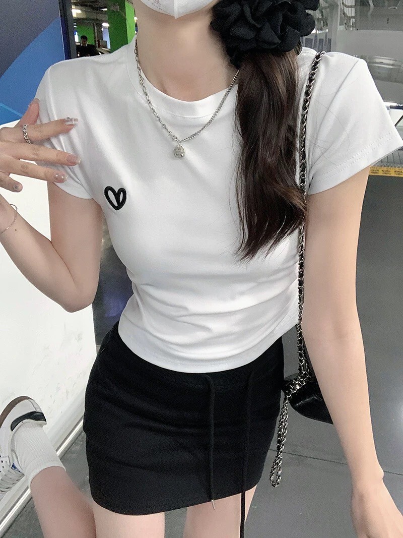 刺繡愛心側抓皺棉質衣