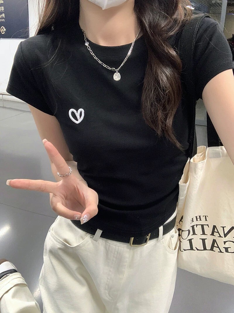 刺繡愛心側抓皺棉質衣