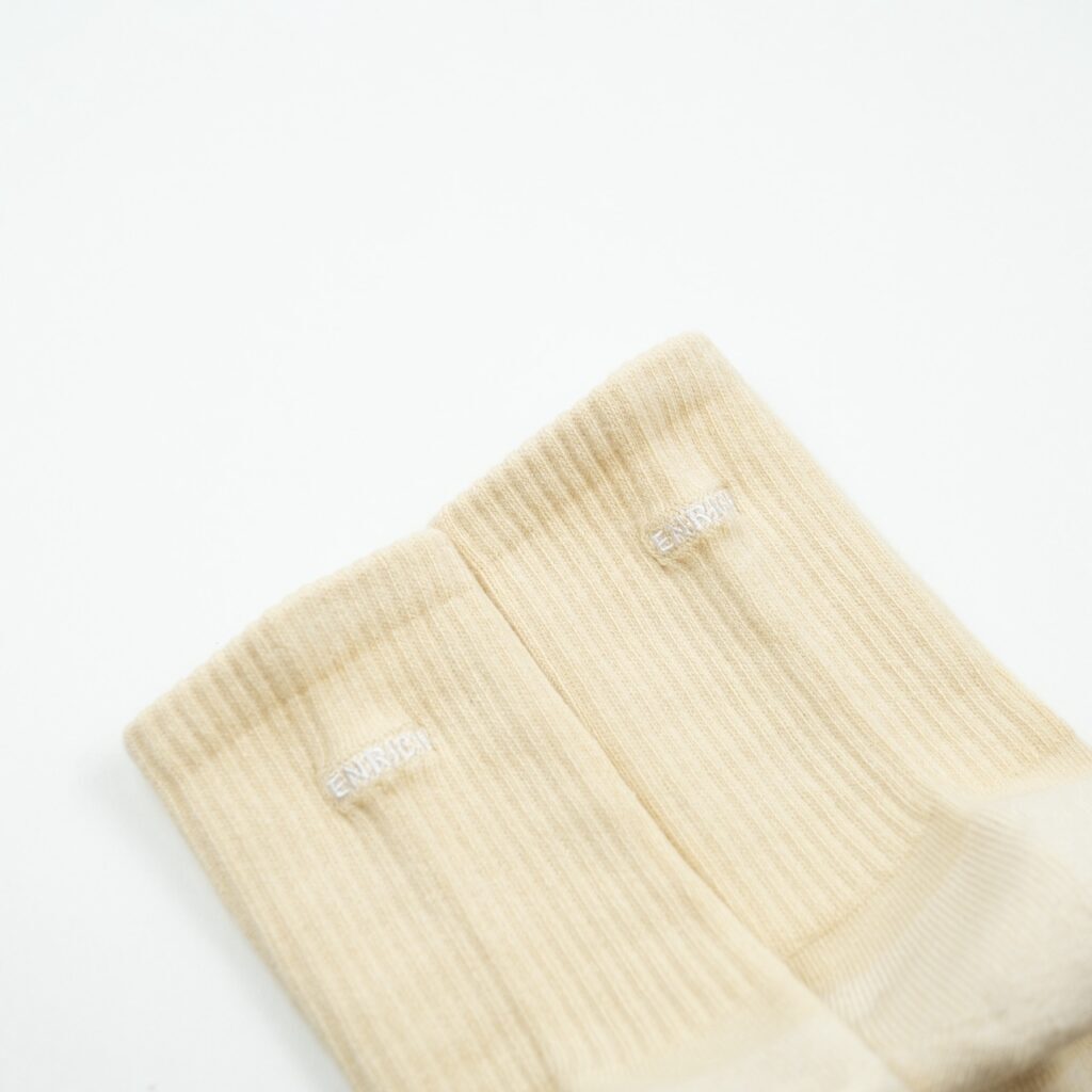 專業抑菌除臭中筒襪 - Butter