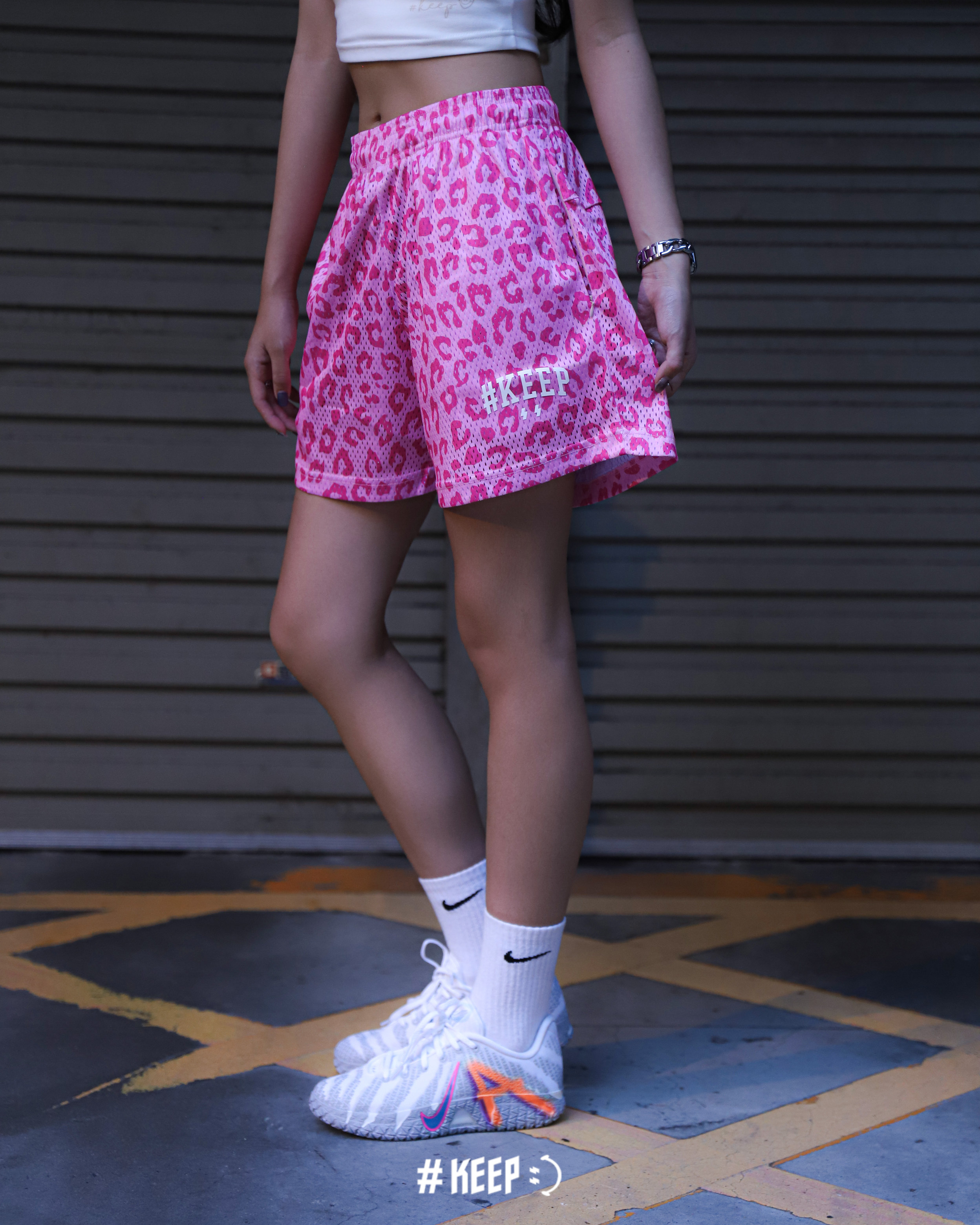 #KEEP ESS MESH PRINT SHORTS 粉色 豹紋 滿版 標語 刺繡 抽繩 網眼 膝上 運動 印花 短褲 球褲【KS180】ABshorts