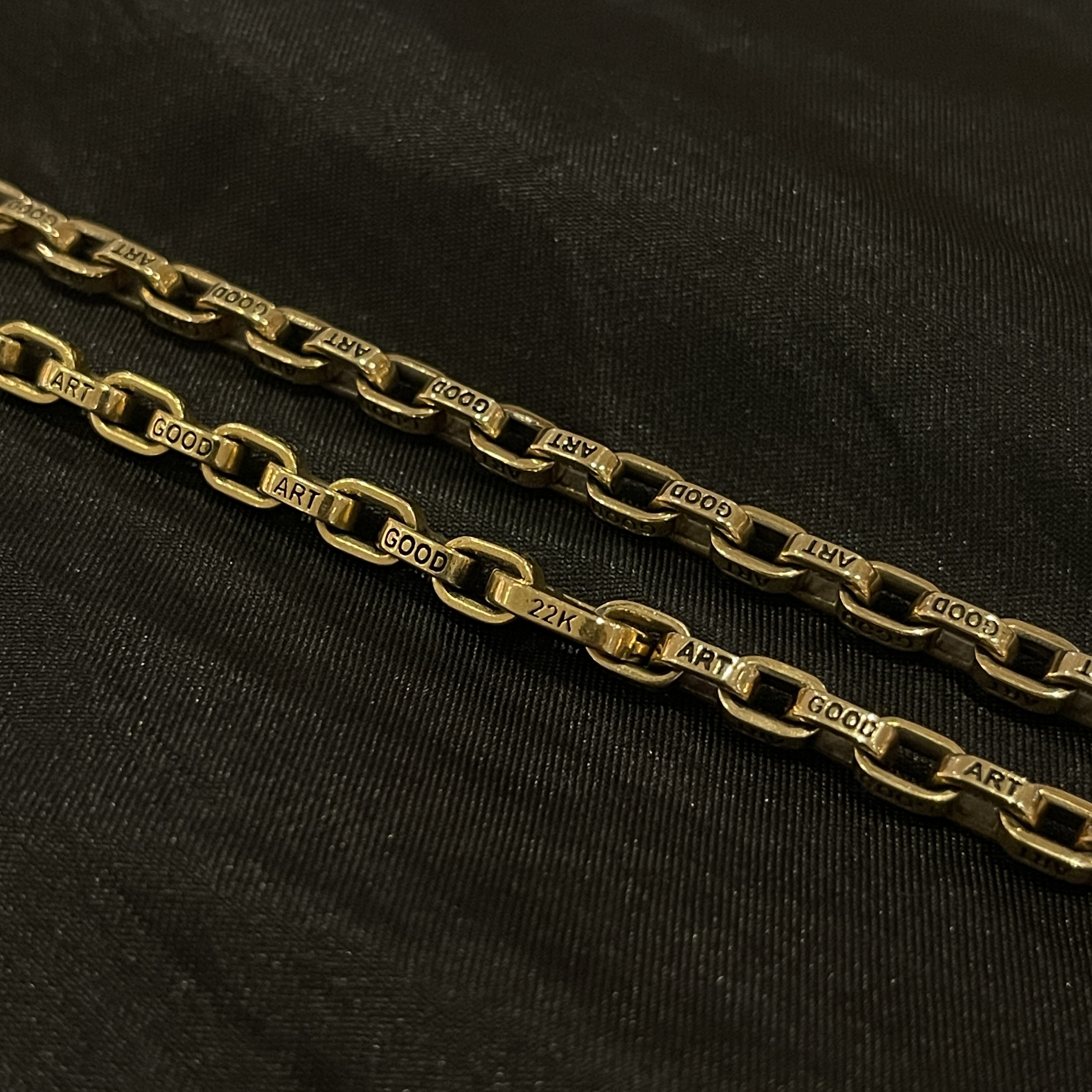 22K Pequeno A Mano Necklace