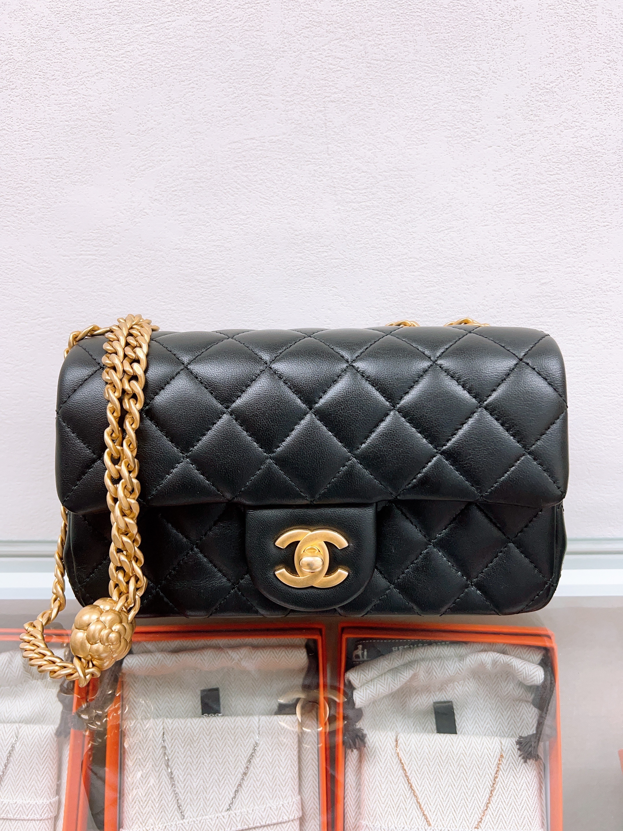 Chanel mini cf 20 / classic flap camellia adjustable chain (black GHW)