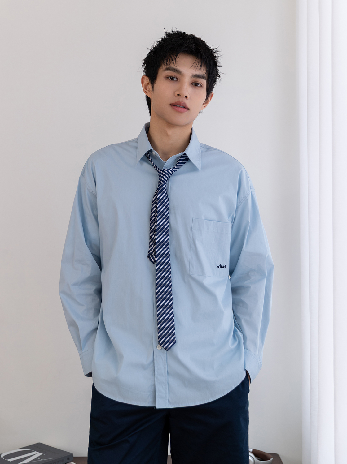 英字繡花貼袋條紋襯衫