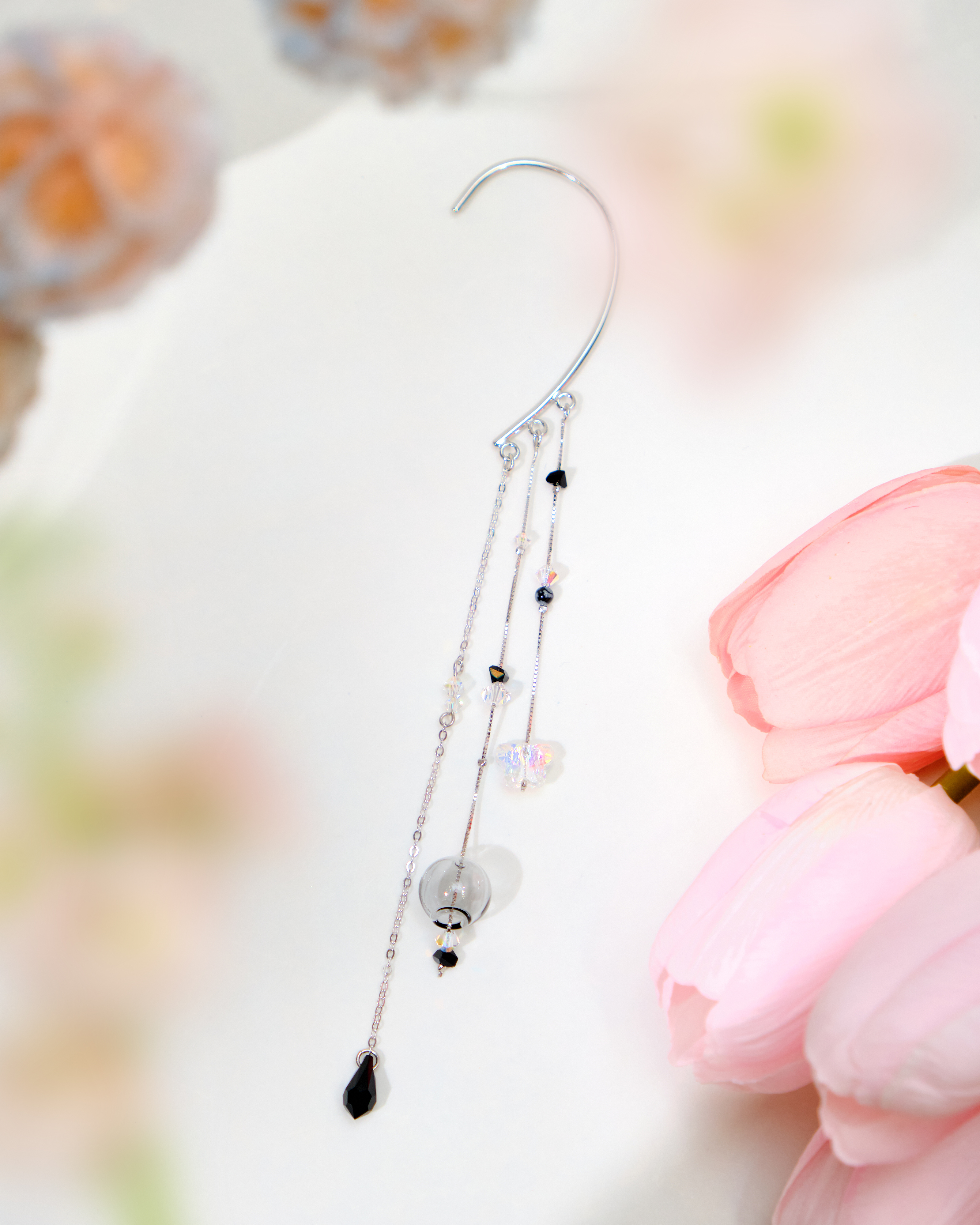 12533 Elegant Crystal Waterfall Ear Hook