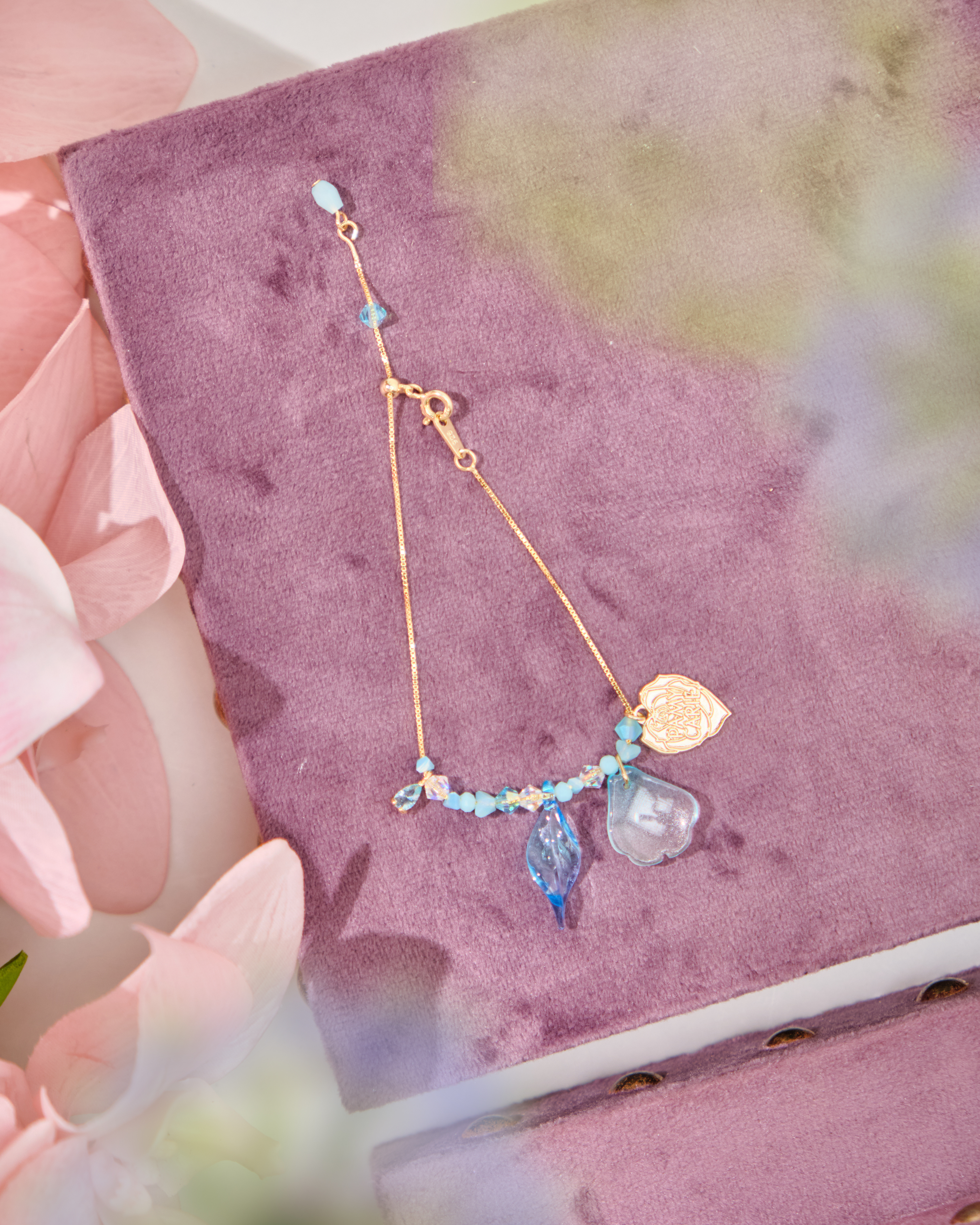 12553 BLOSSOM Exclusive Glass Petal Gold-Plated Stretch Bracelet