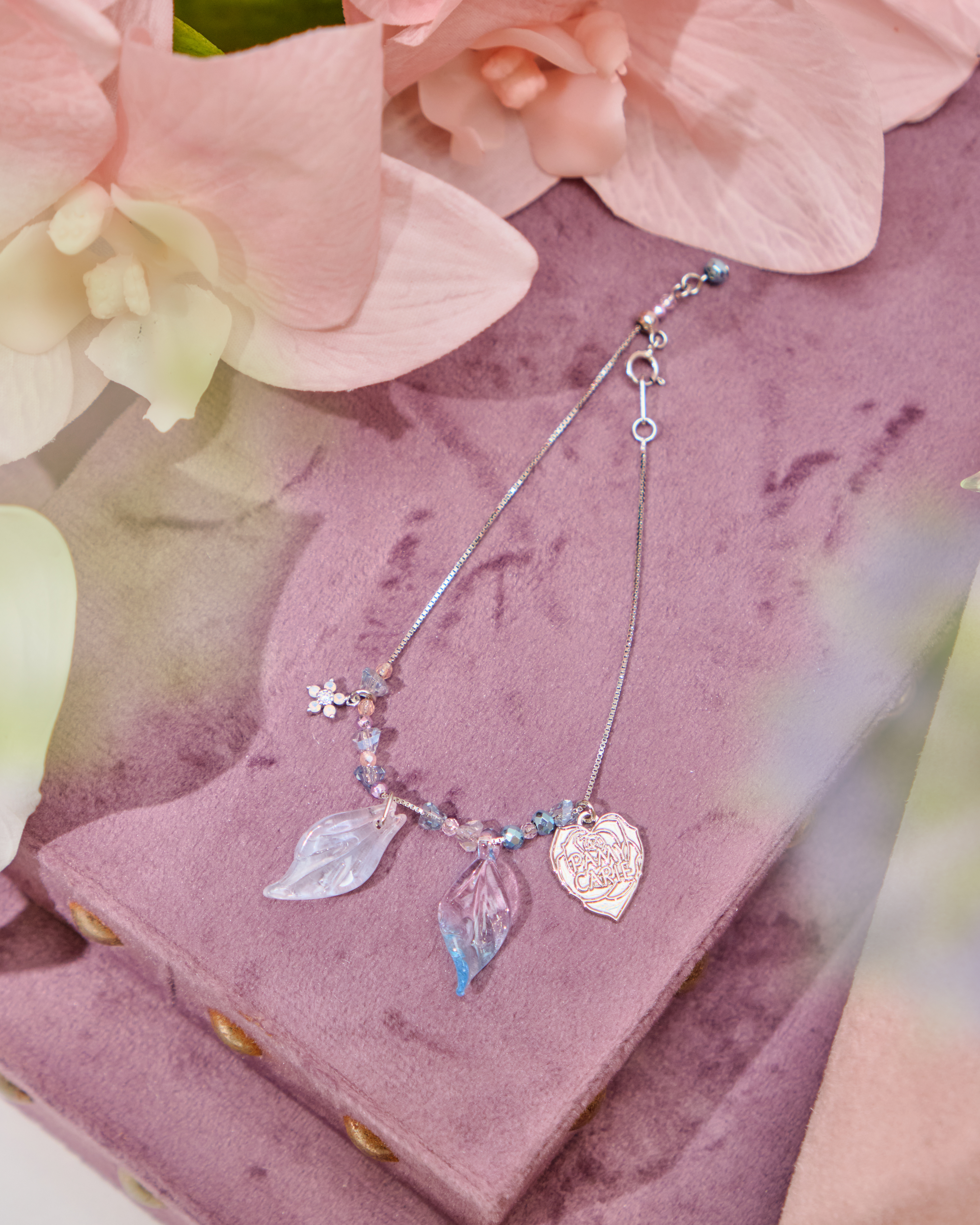 12561 BLOSSOM Exclusive Glass Petal Silver-Plated Stretch Bracelet