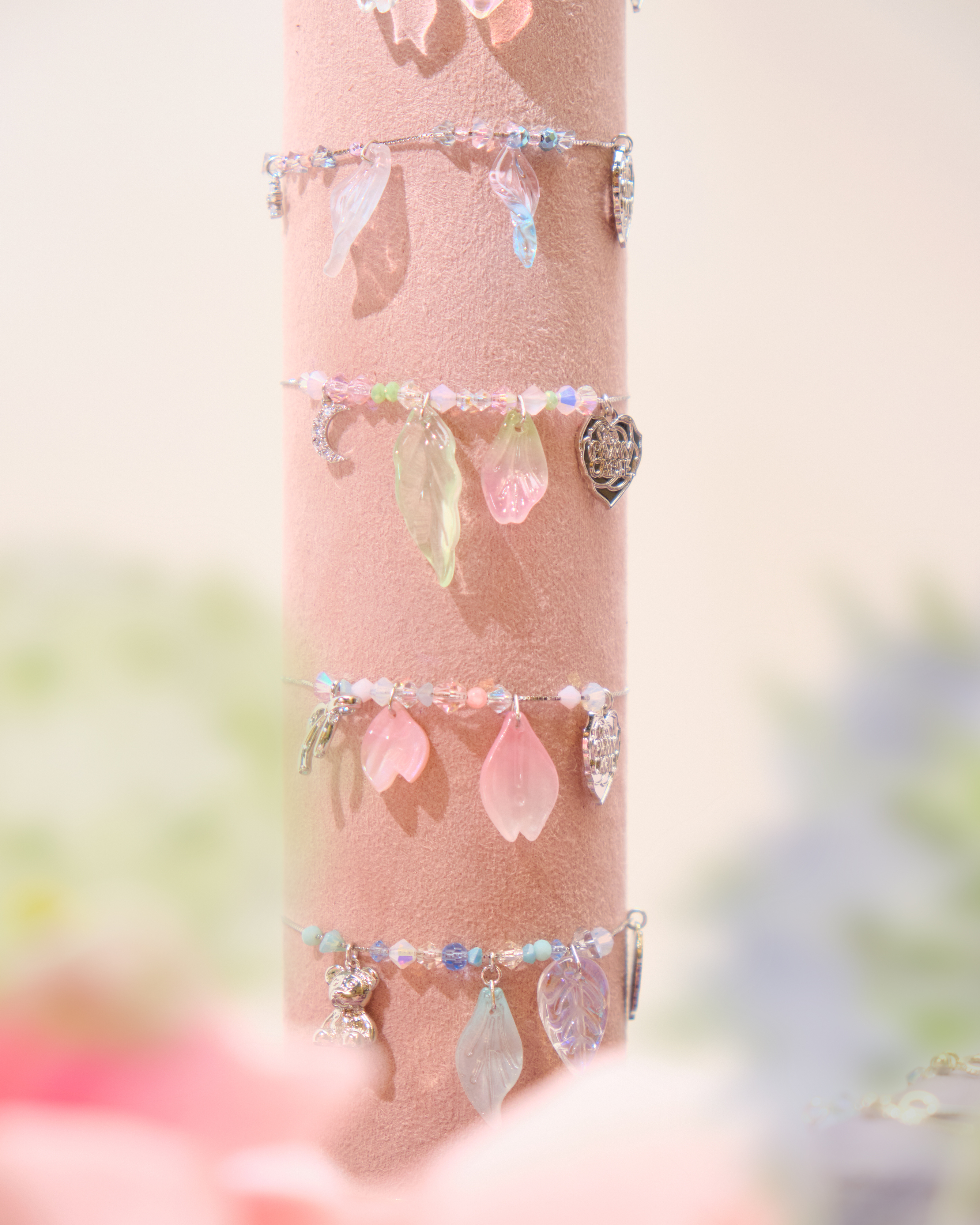 12561 BLOSSOM Exclusive Glass Petal Silver-Plated Stretch Bracelet