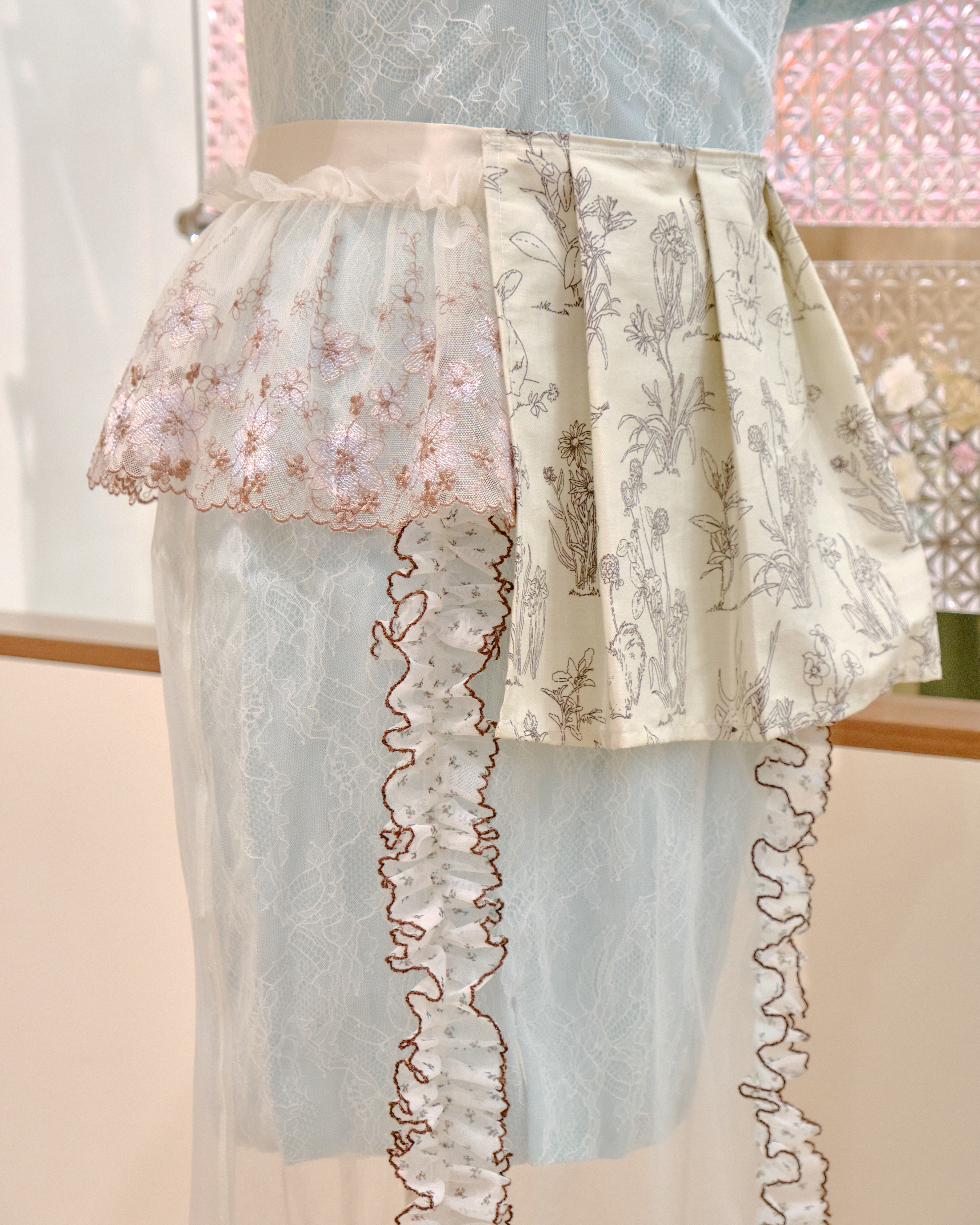 12663 Elegant Academy-Style Irregular Layered Lace Long Dress Cover