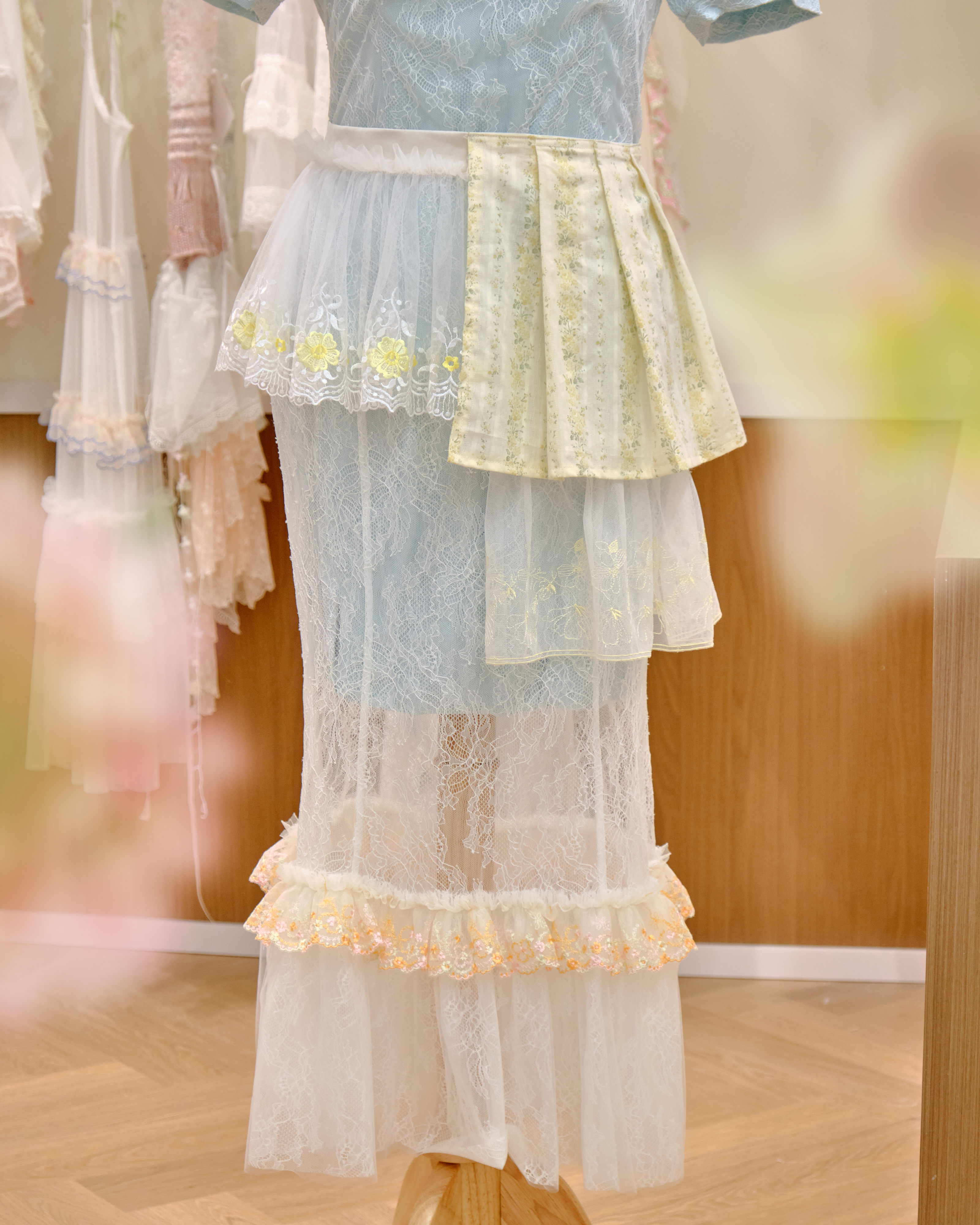 12662 Elegant Academy-Style Irregular Layered Lace Long Dress Cover