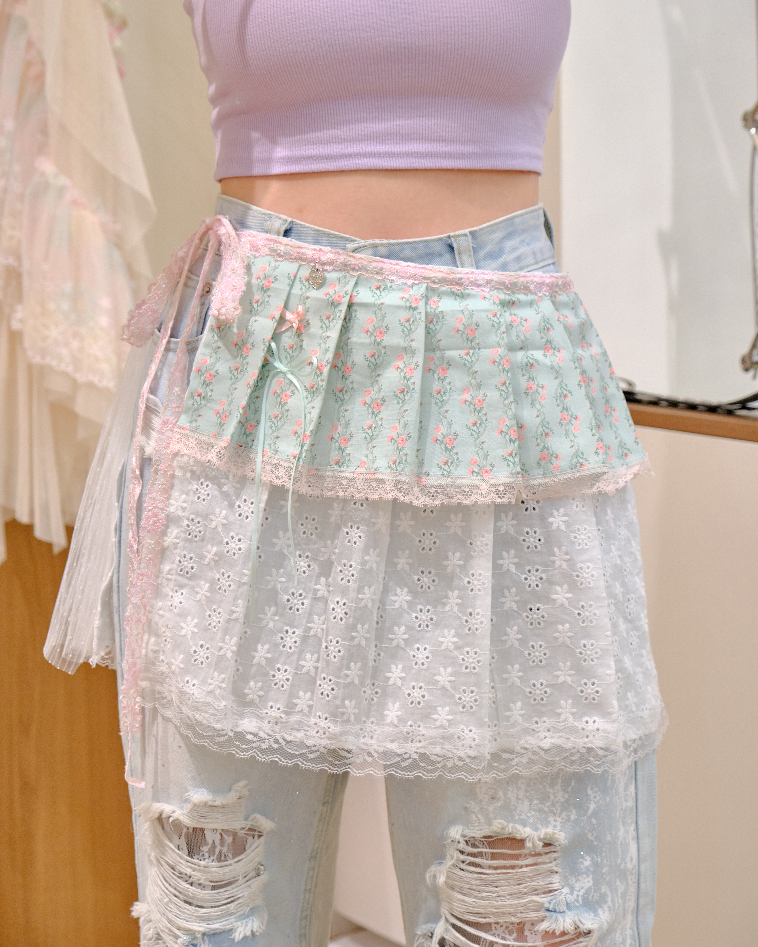 12653 Pleated skirt Belt Overskirt