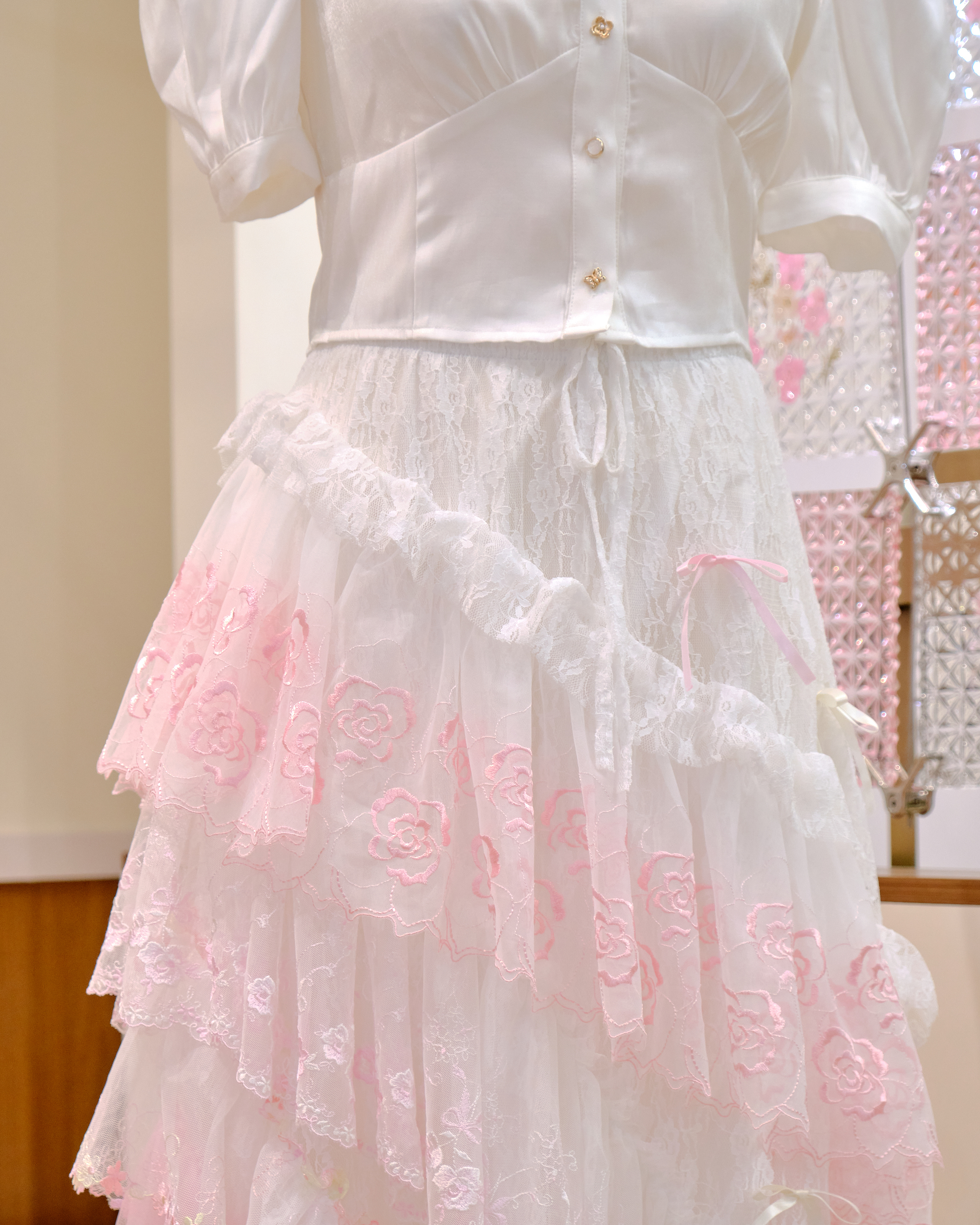 12633 Spiral Pattern Layered Lace Skirt