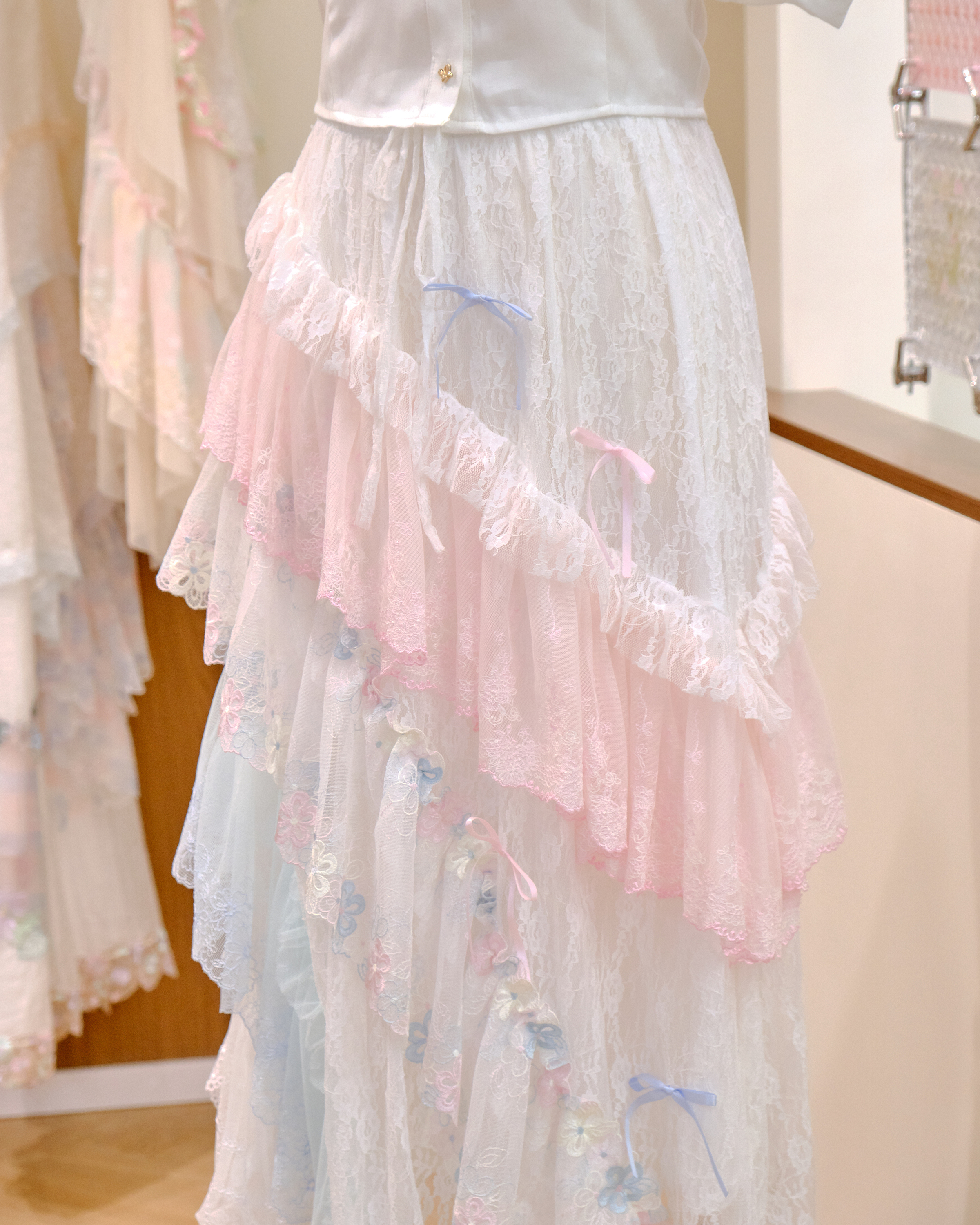 12632 Spiral Pattern Layered Lace Skirt