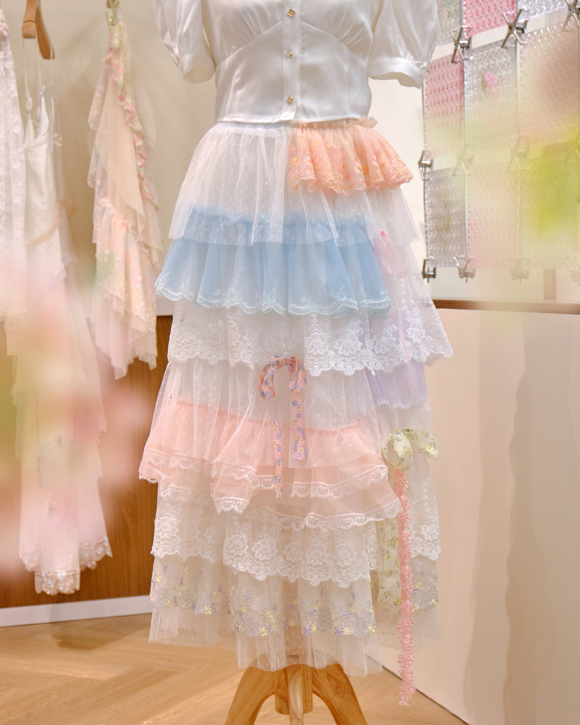 12624 Classic Layered Lace Cake Skirt