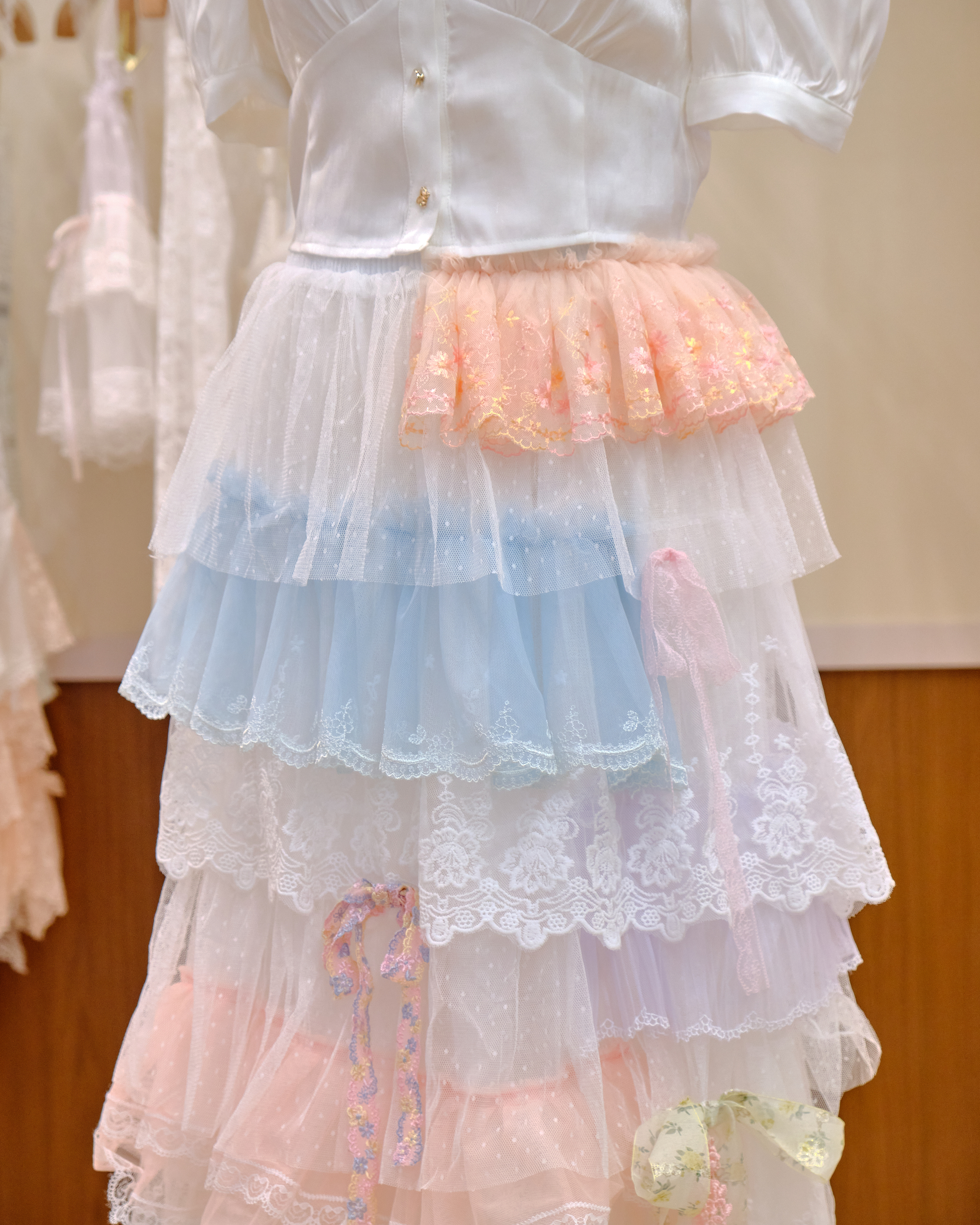 12624 Classic Layered Lace Cake Skirt