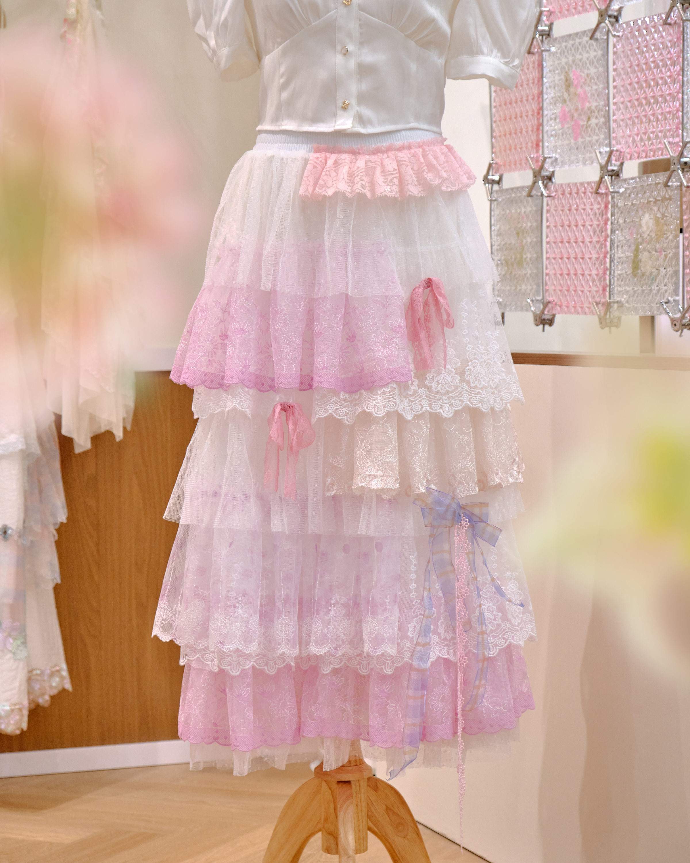 12621 Classic Layered Lace Cake Skirt