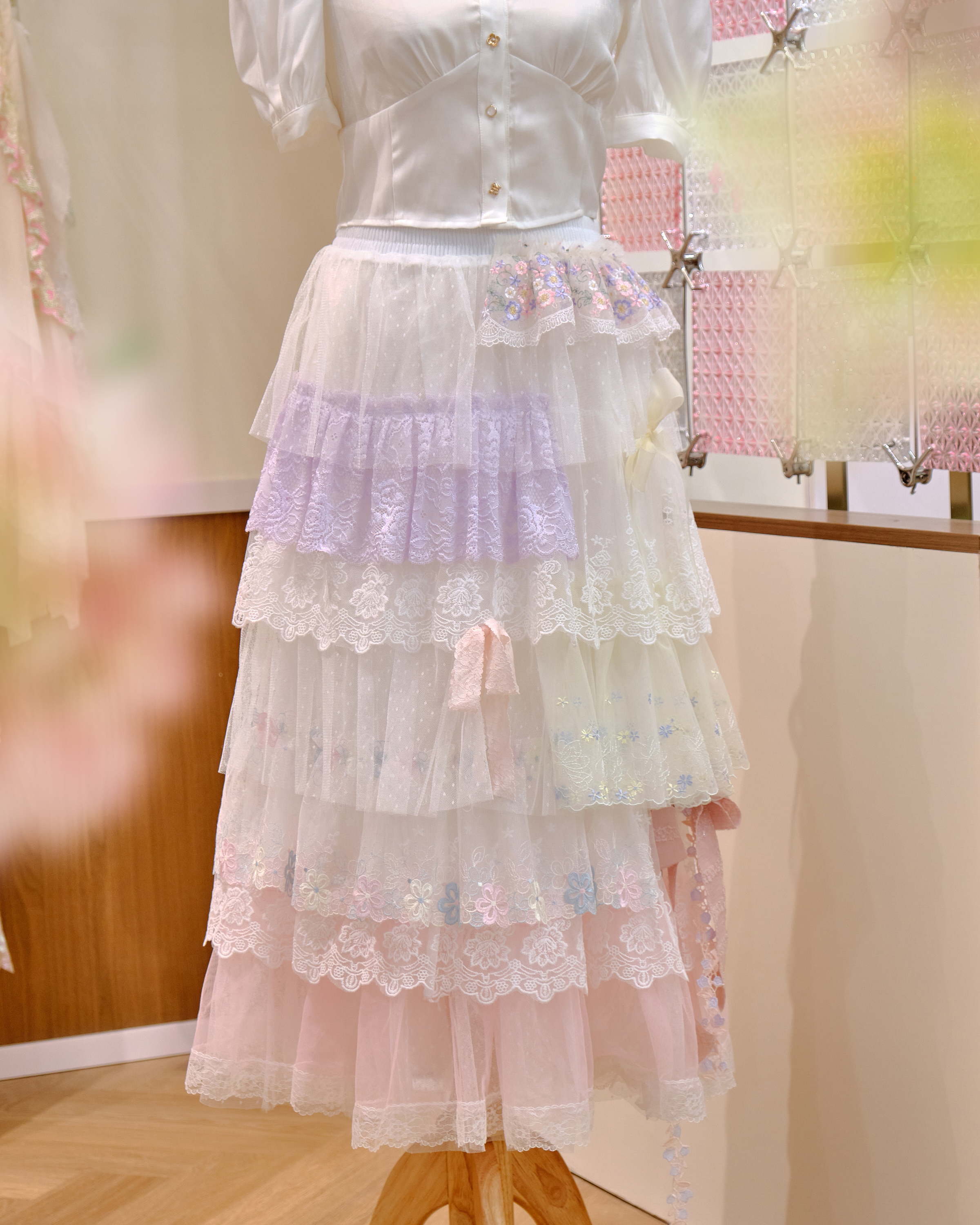 12622 Classic Layered Lace Cake Skirt