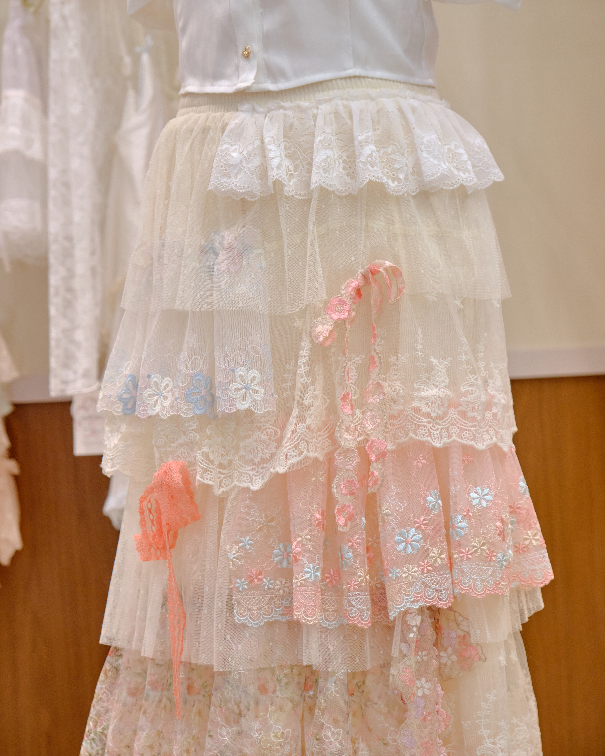 12623 Classic Layered Lace Cake Skirt