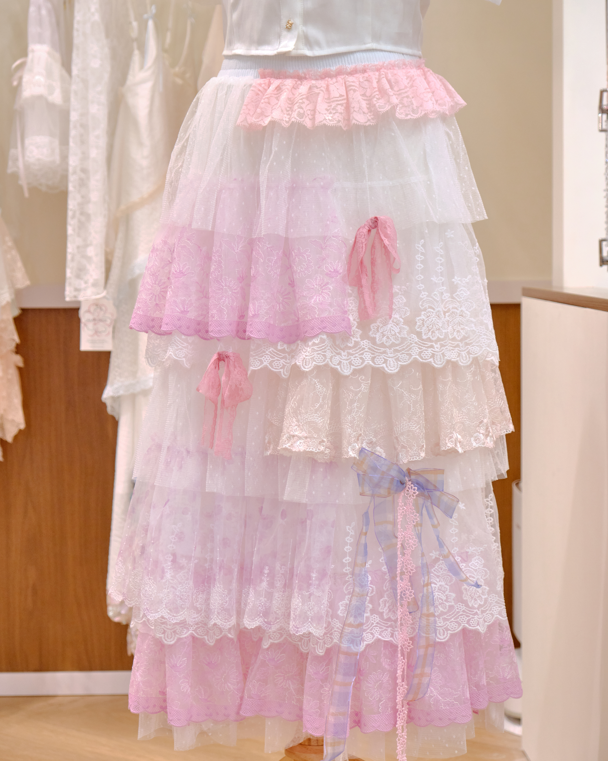 12621 Classic Layered Lace Cake Skirt