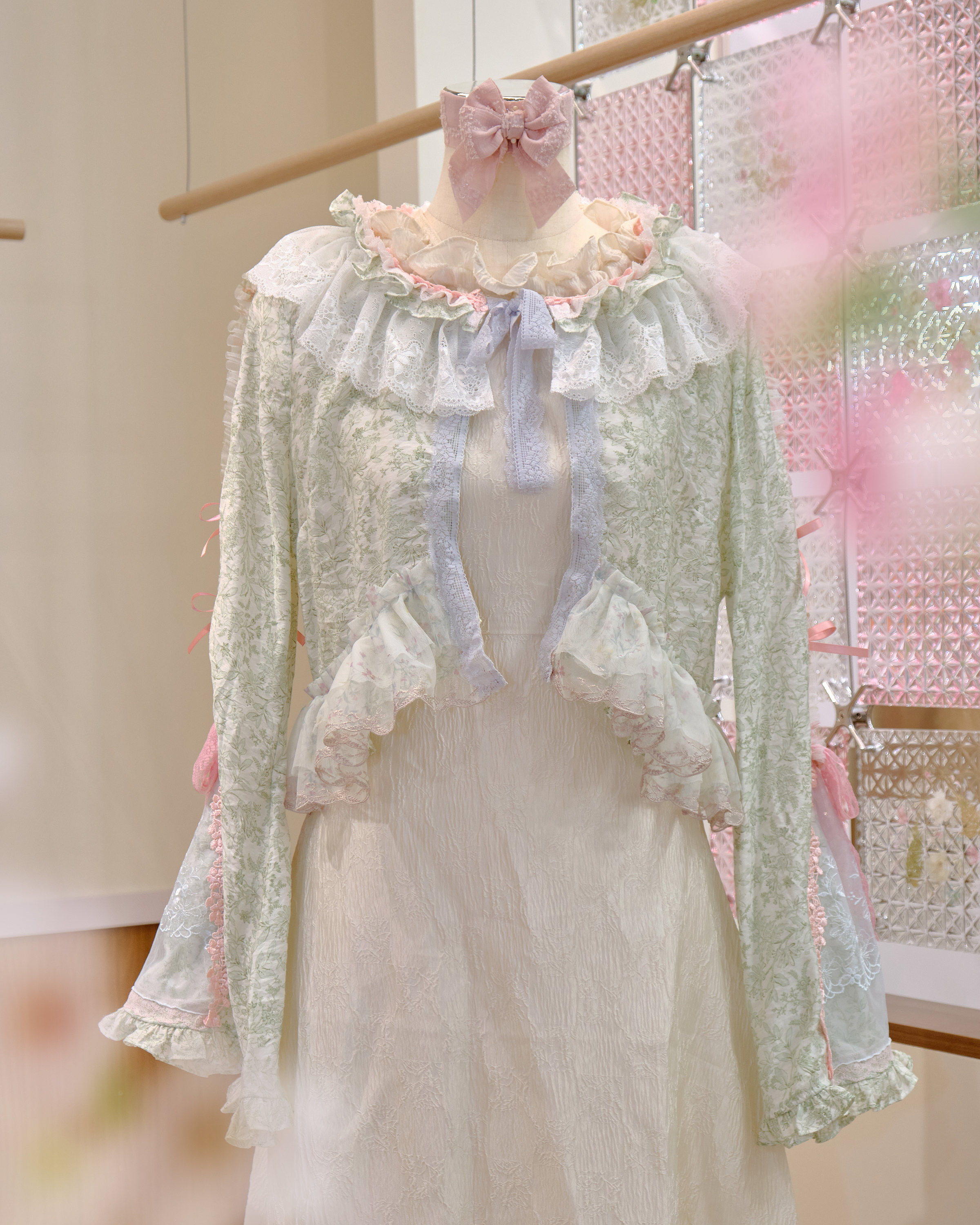 12594 Ruffle Ridge Flared Sleeve High-Waist Thin Jacket