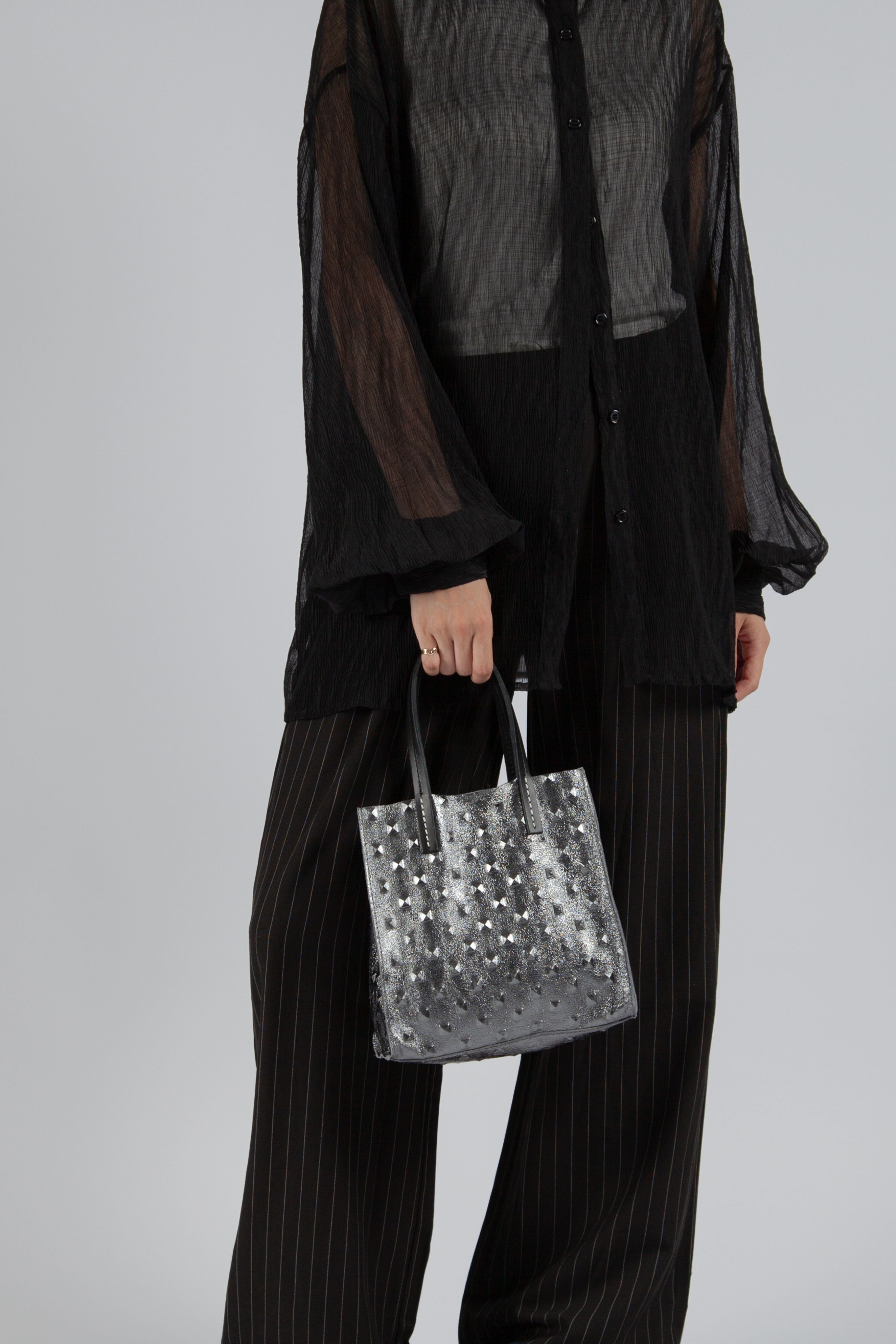 Mini Pebble 立體壓紋托特包 鐵灰