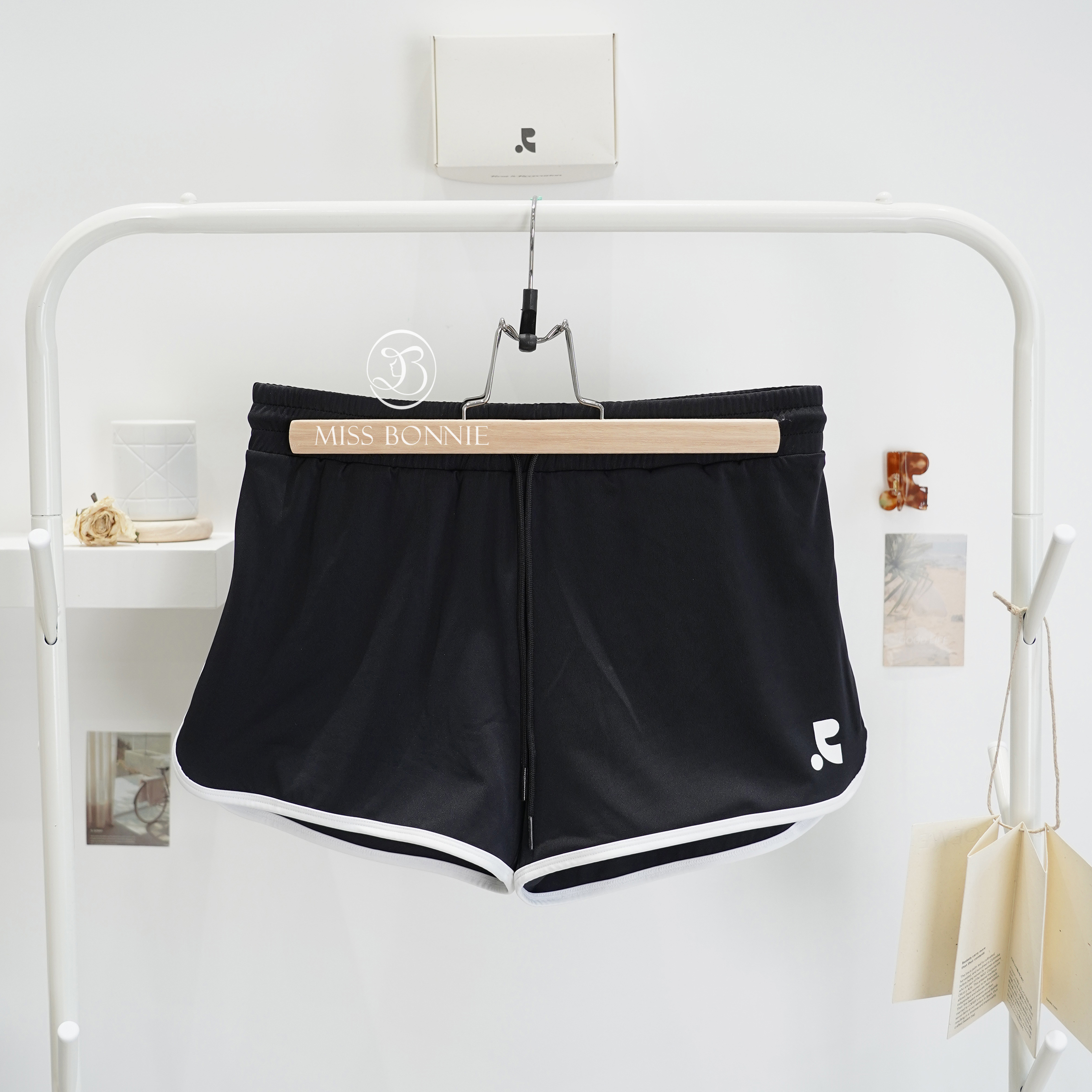 Rest & Recreation 滾邊小R運動短褲(共3色)