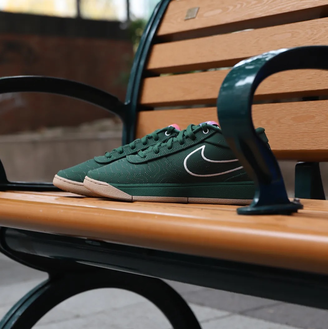 (預訂) Nike Book 1 - Flag Staff