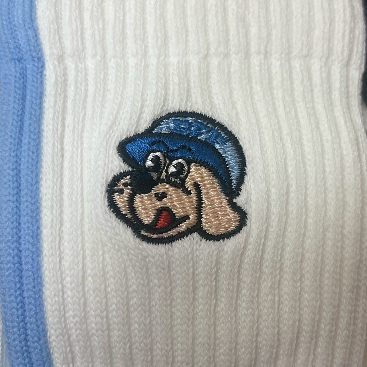 【逢甲 FUZZY】Best Foot Friend Hip Hop Dog 嘻哈狗 BFF 襪子 白色 BF25005