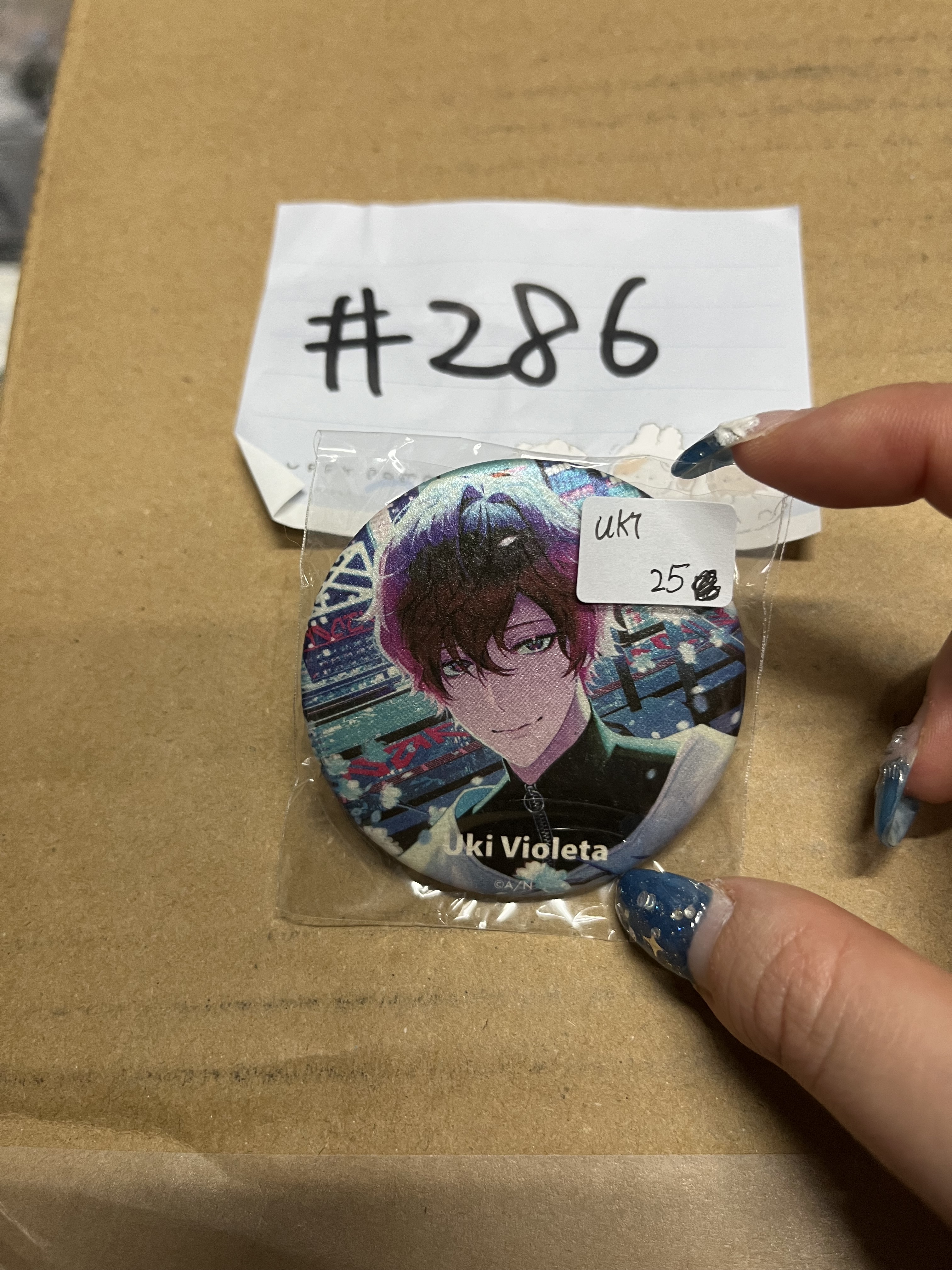 彩虹社 UKI 襟章#286