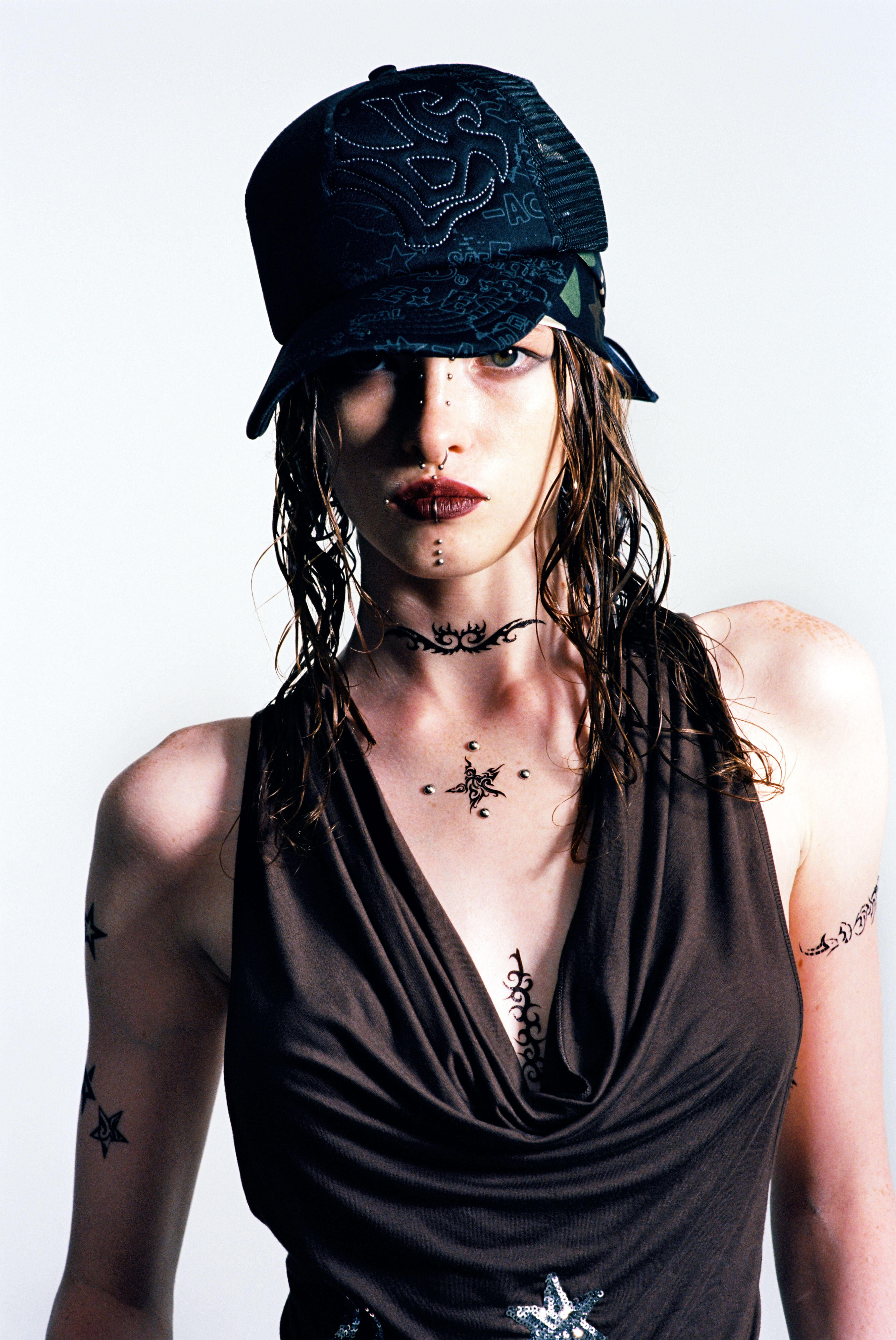 LUSIVE｜暗語塗鴉刺繡網帽 Graffiti Cipher Embroidered Trucker Cap (Black)