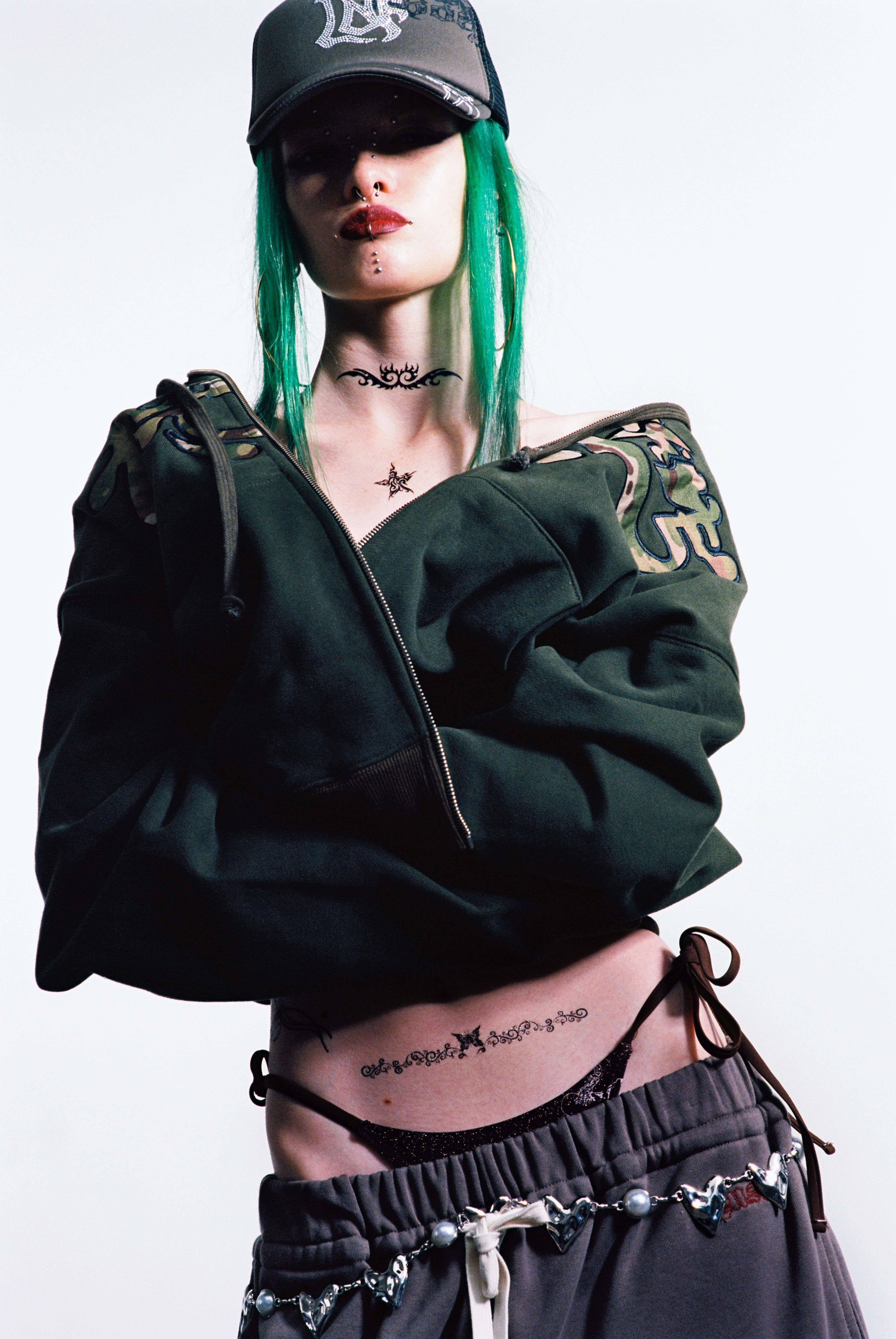 LUSIVE｜暗語塗鴉刺繡網帽 Graffiti Cipher Embroidered Trucker Cap (Army Green)