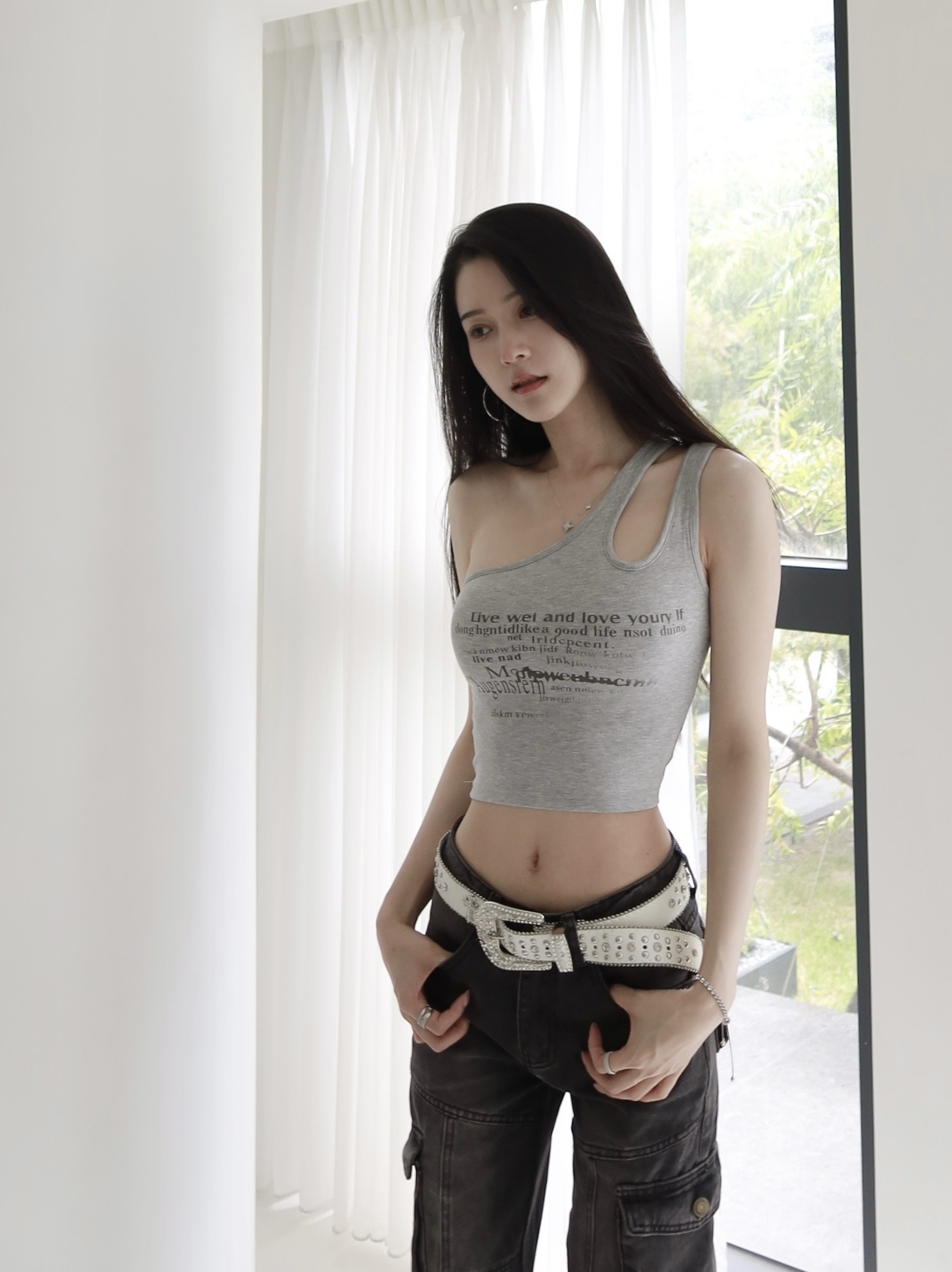 字母印花斜肩Bra Top