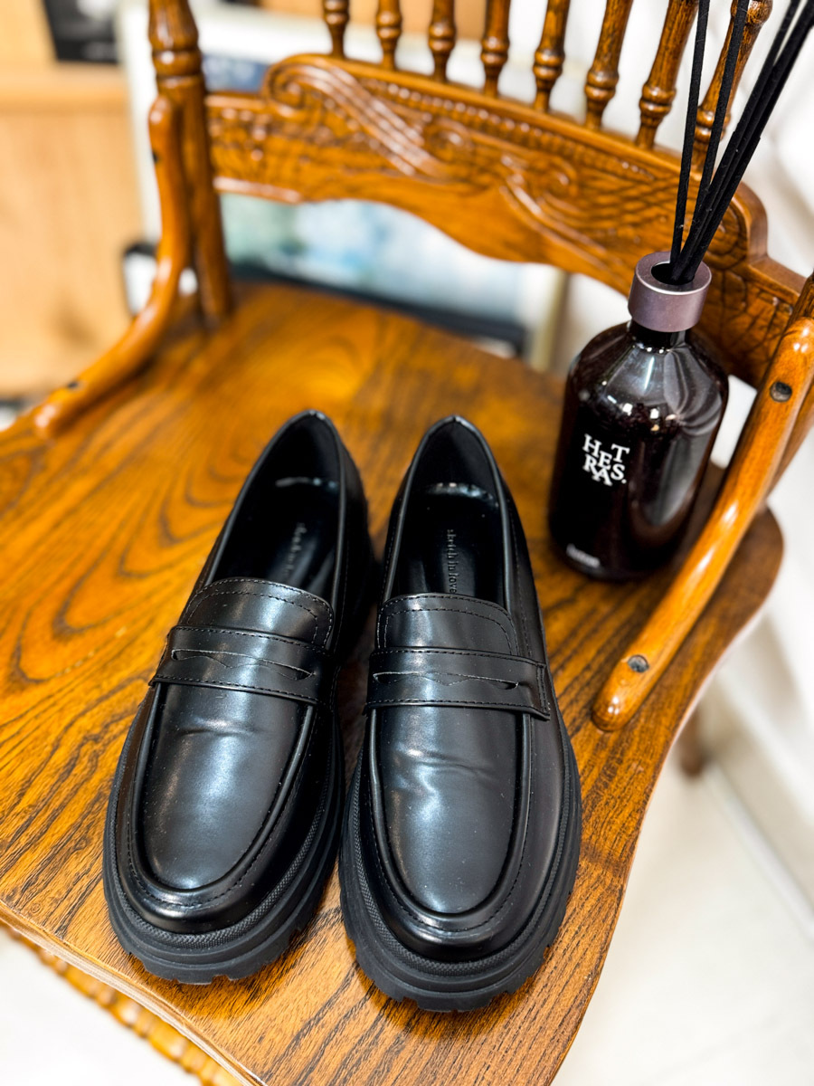 型格 仿皮厚底樂福鞋 【不設退換】