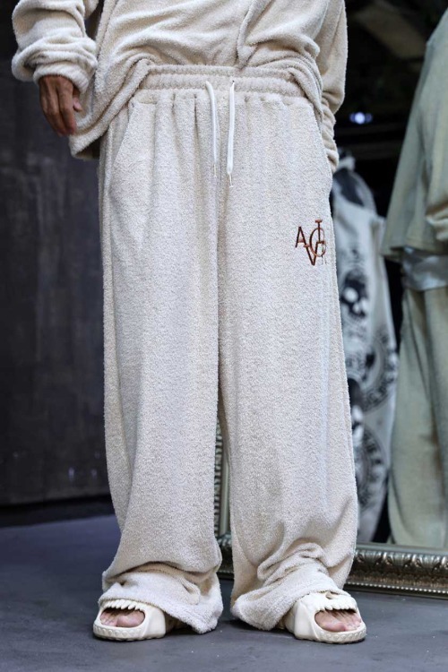 刺繡毛圈休閒褲