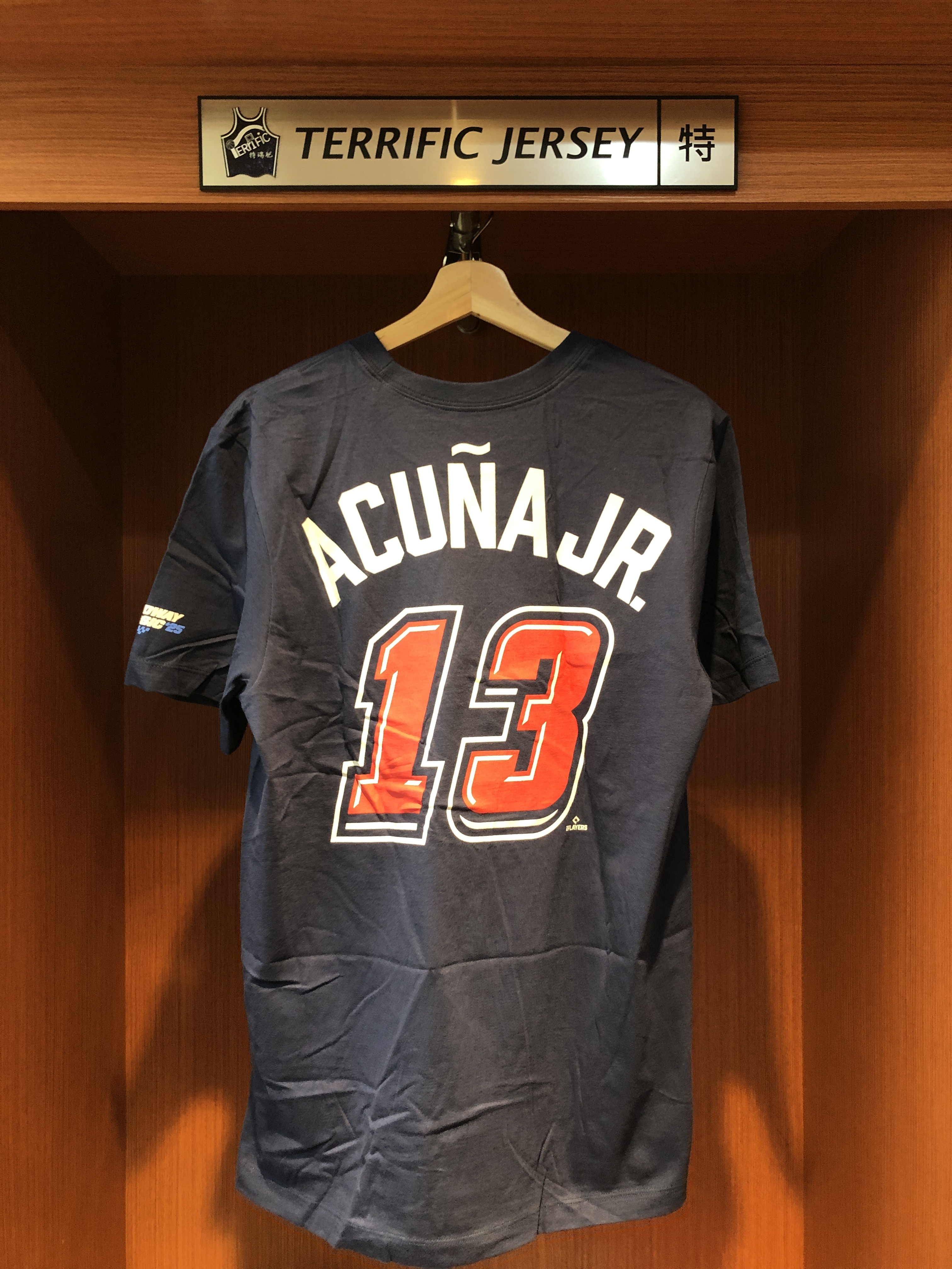 MLB短袖 Ronald Acuna Jr. 亞特蘭大勇士 賽車 深藍 Speedway Classic Nike Player Name Tee 棉質 短袖 全新