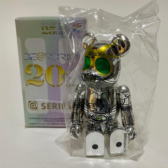 BEARBRICK 100% SERIES 42 HERO Shadow Moon 影月