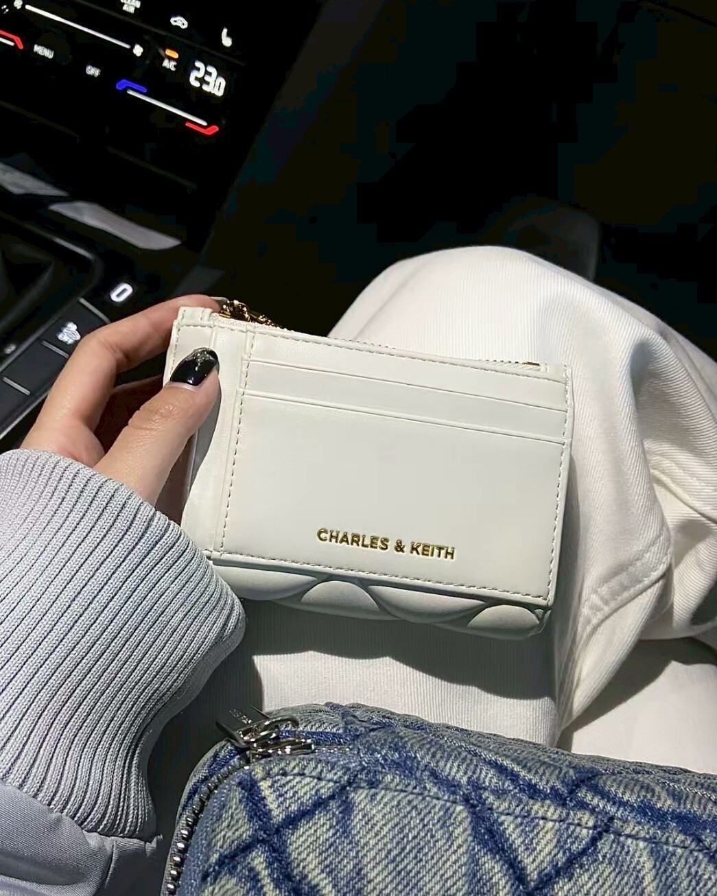 CHARLES & KEITH 小CK 菱格多卡位錢包 拉鍊卡包 黑色 米白