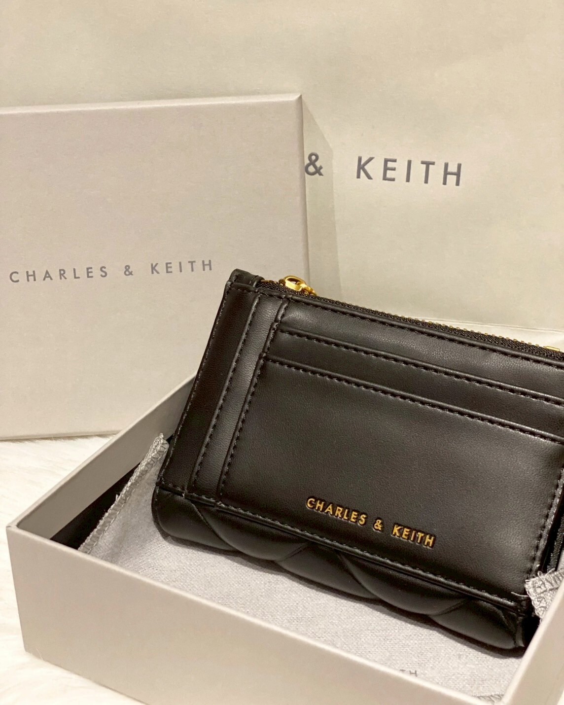 CHARLES & KEITH 小CK 菱格多卡位錢包 拉鍊卡包 黑色 米白