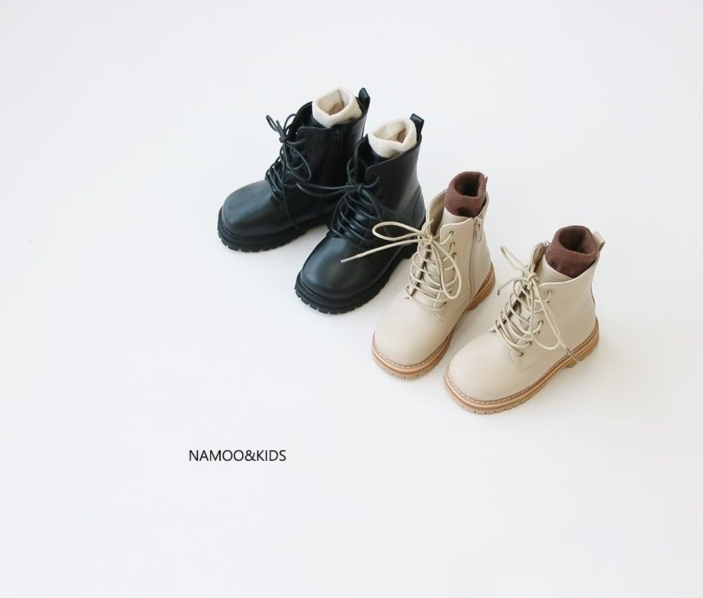 Namoo Lace-up Boots