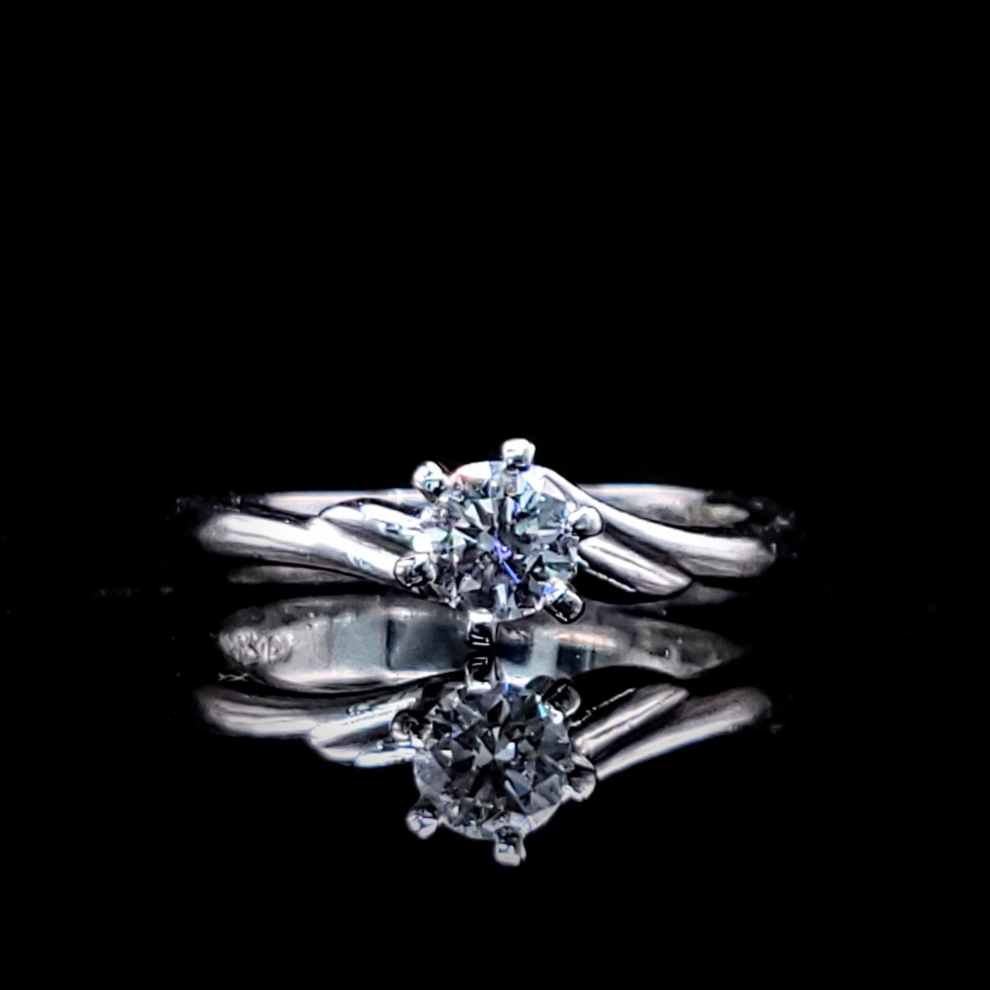 18K White Gold 0.30ct Solitaire Diamond Ring