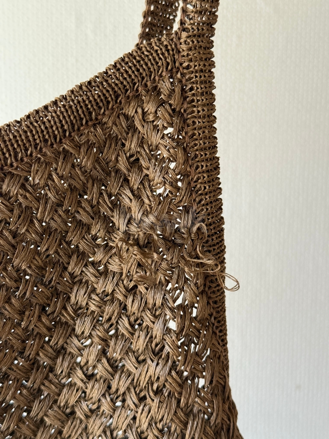 【瑕疵】盛夏編織吊帶背心-深棕