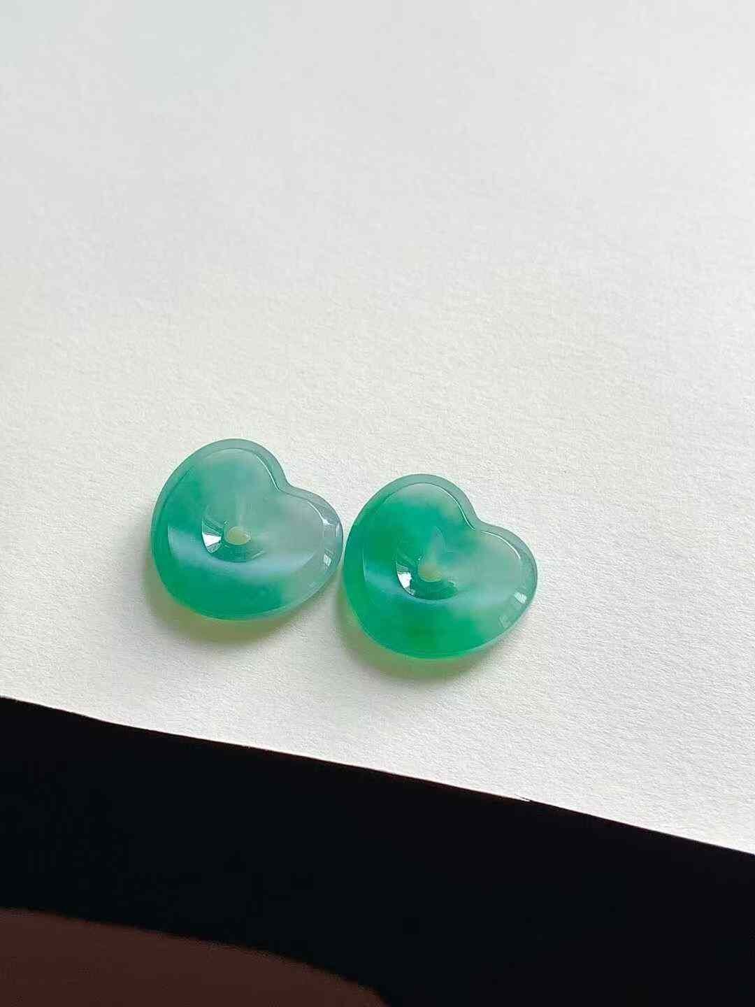 726375 翡翠桃心一對