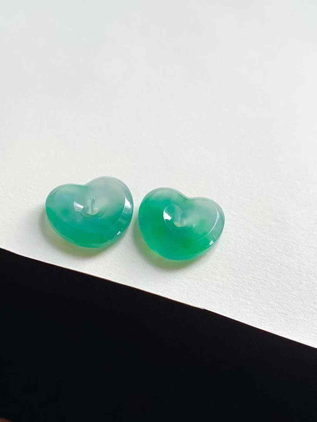 726375 翡翠桃心一對