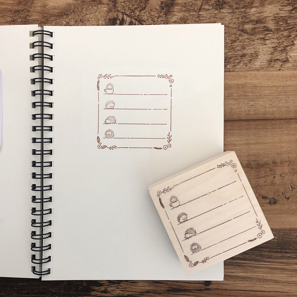 BEVERLY 方型木印章: TSW-156 散步中的刺猬