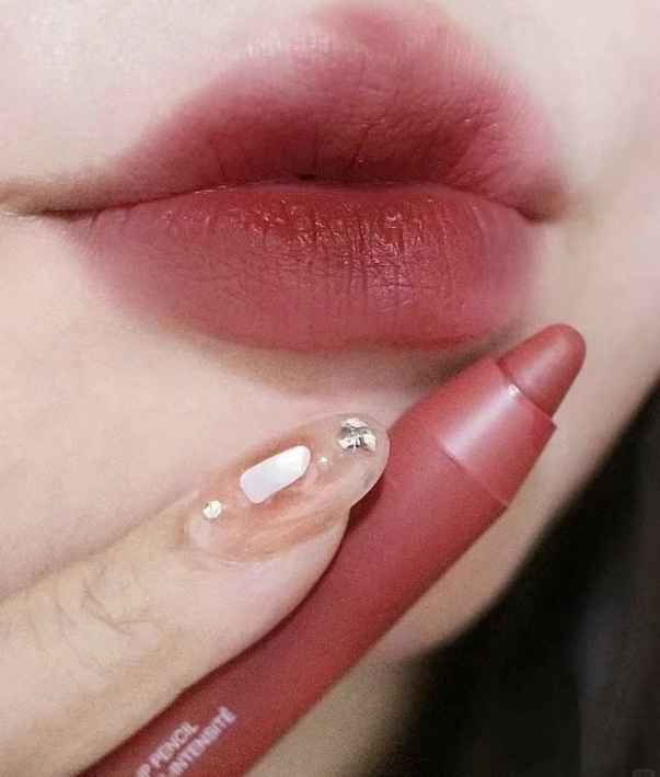 Nars 唇膏筆唇膏185 #Cruella 1.6g