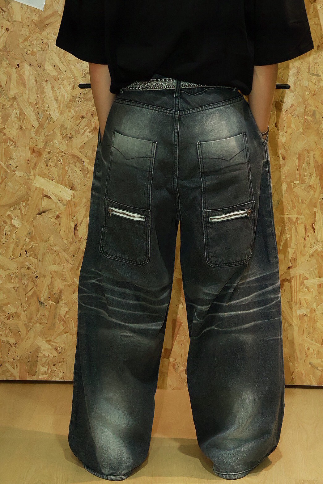 後口袋 閃電 拉鍊 摺痕 #牛仔褲