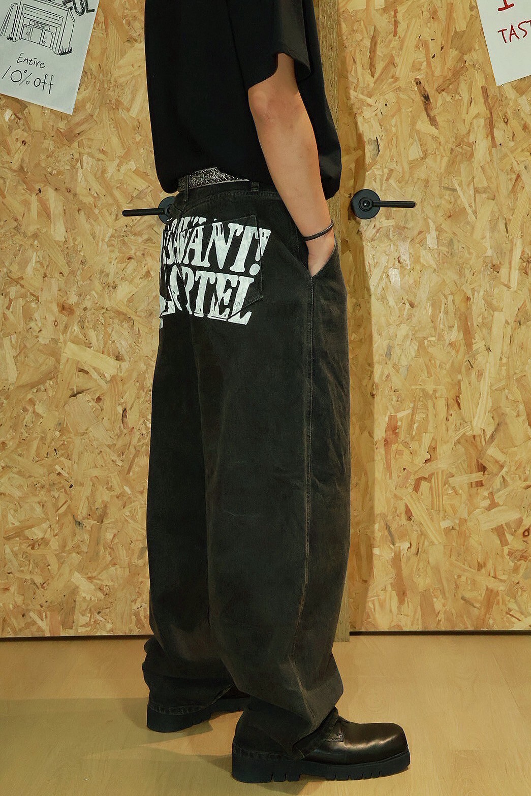 後口袋 噴漆 設計感 #牛仔褲